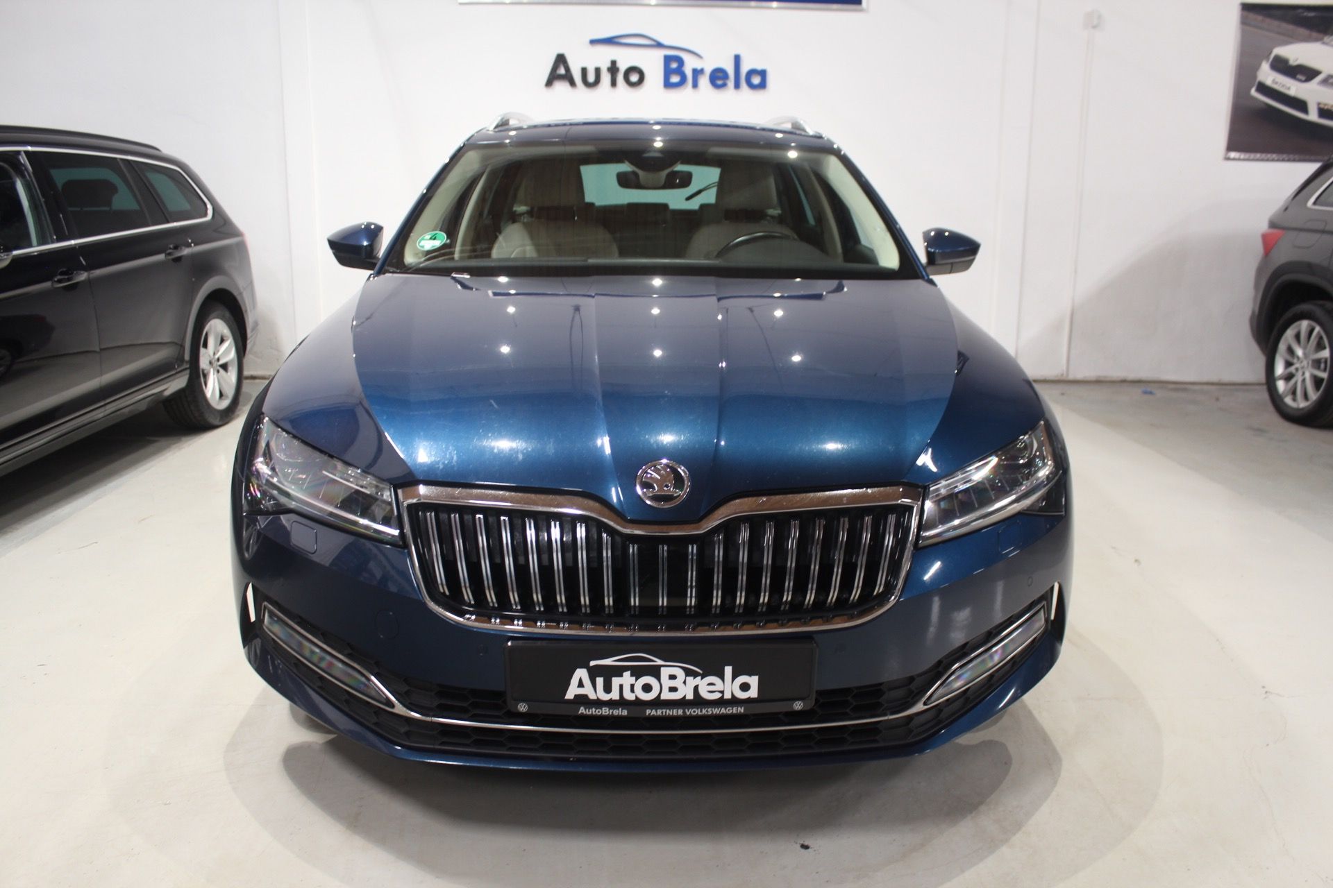 Škoda Superb, 2.0TDI DSG 4x4 Navi Matrix - fotka 4