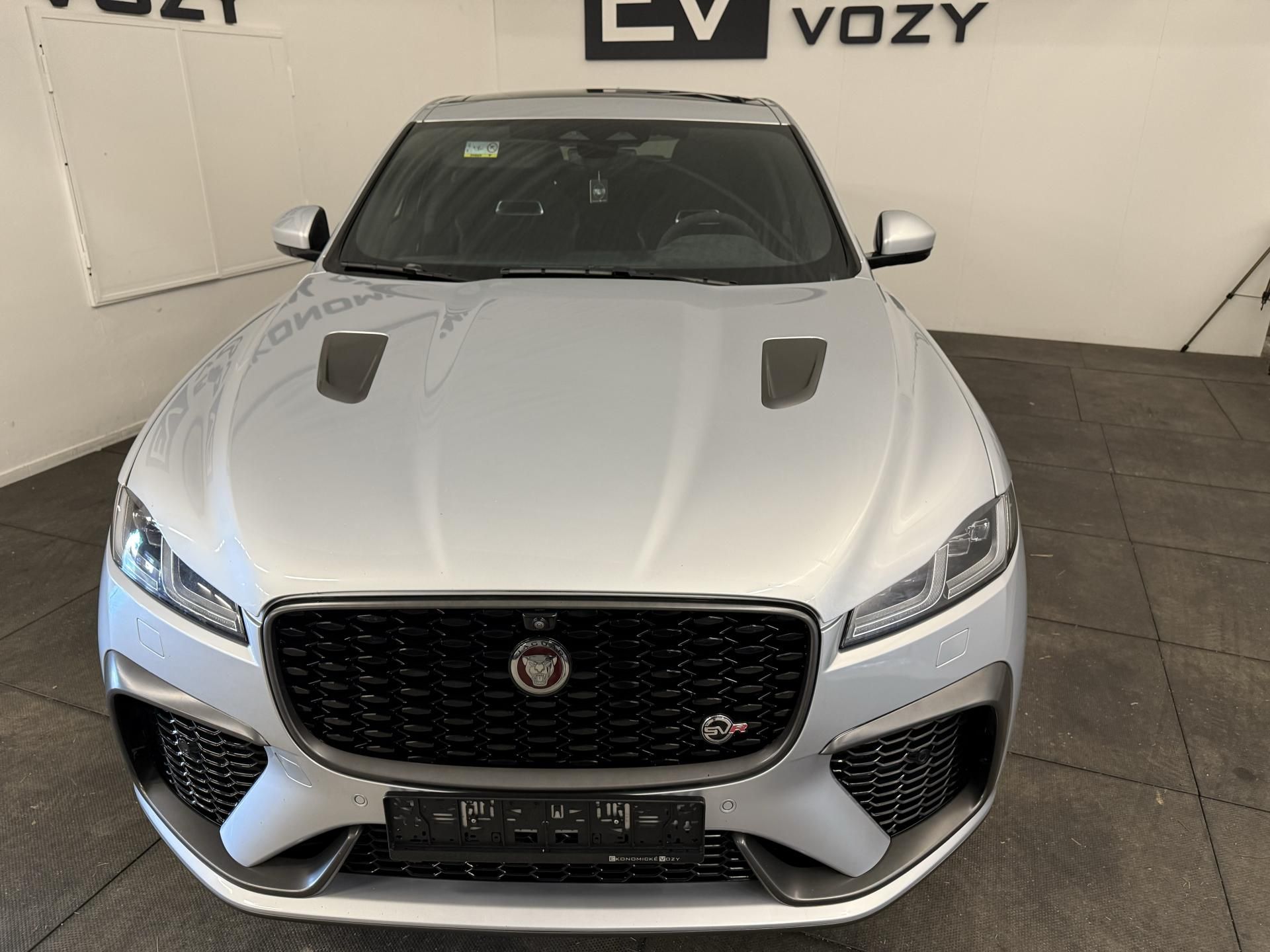 Jaguar F-Pace, 5.0 SVR 550PS,PLNÝ SERVIS - fotka 5