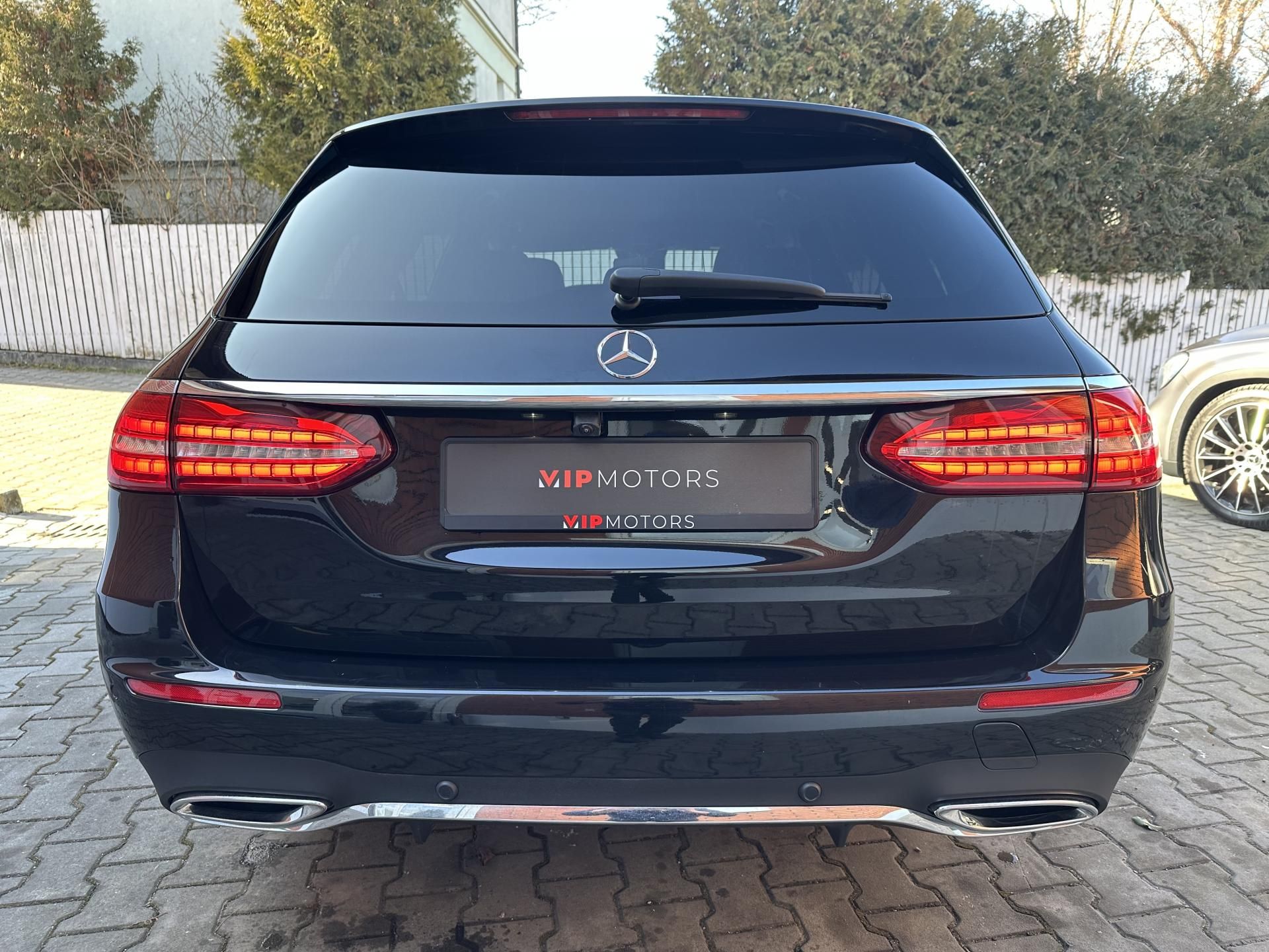 Mercedes-Benz Třídy E, E220d-4M-AMG-ČR - fotka 5
