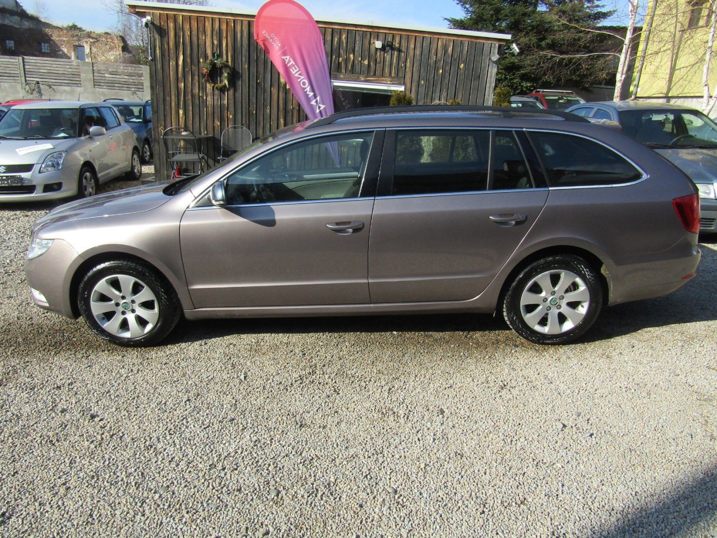 Škoda Superb, 1.6 TDI 77kW ZIMNÍ PNEU - fotka 3