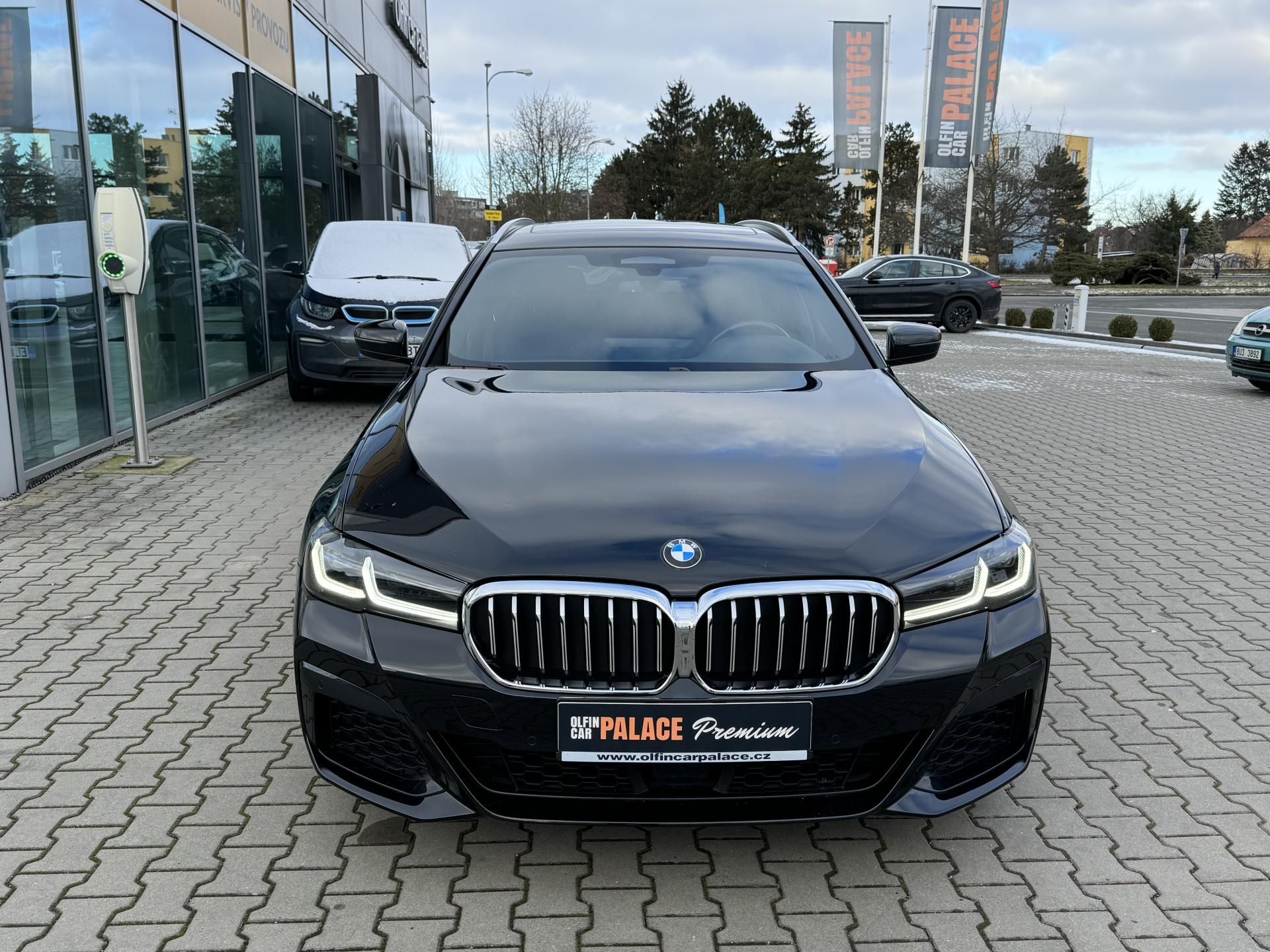 BMW Řada 5, 540d xDrive Touring - fotka 3