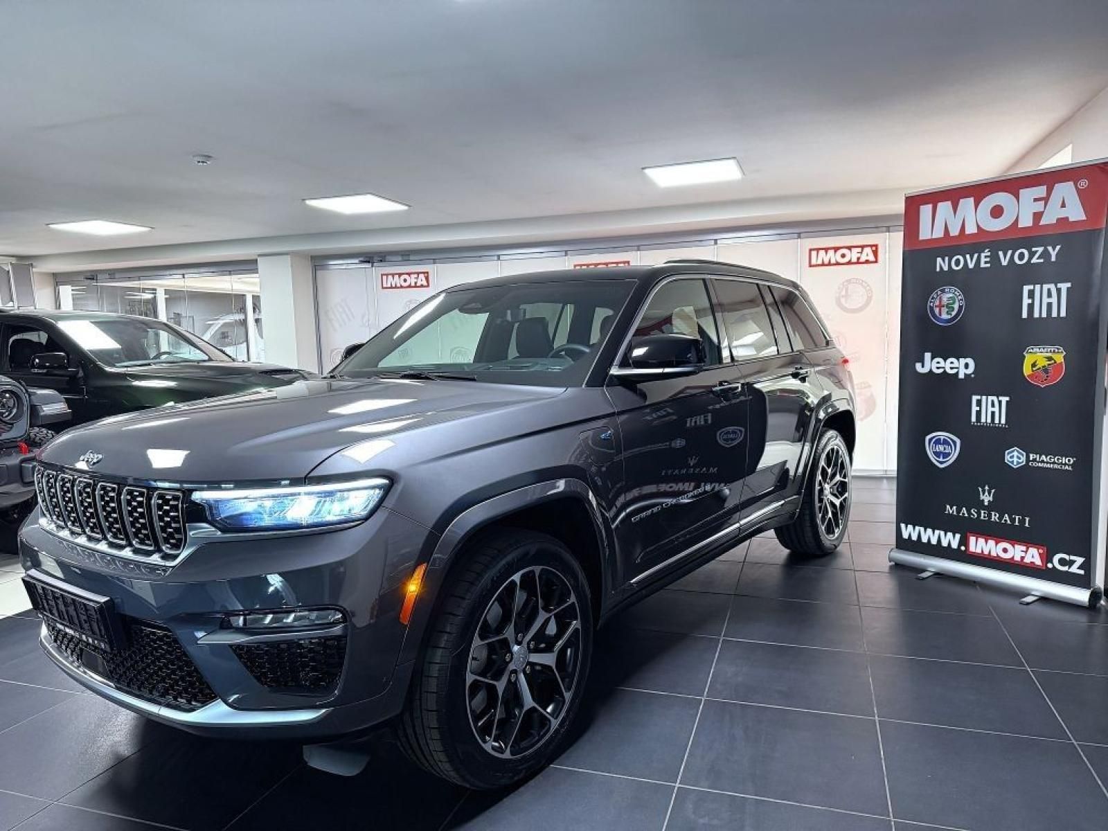 Jeep Grand Cherokee, 2,0 T 380k PHEV 4x4 AT8 ZF - fotka 3
