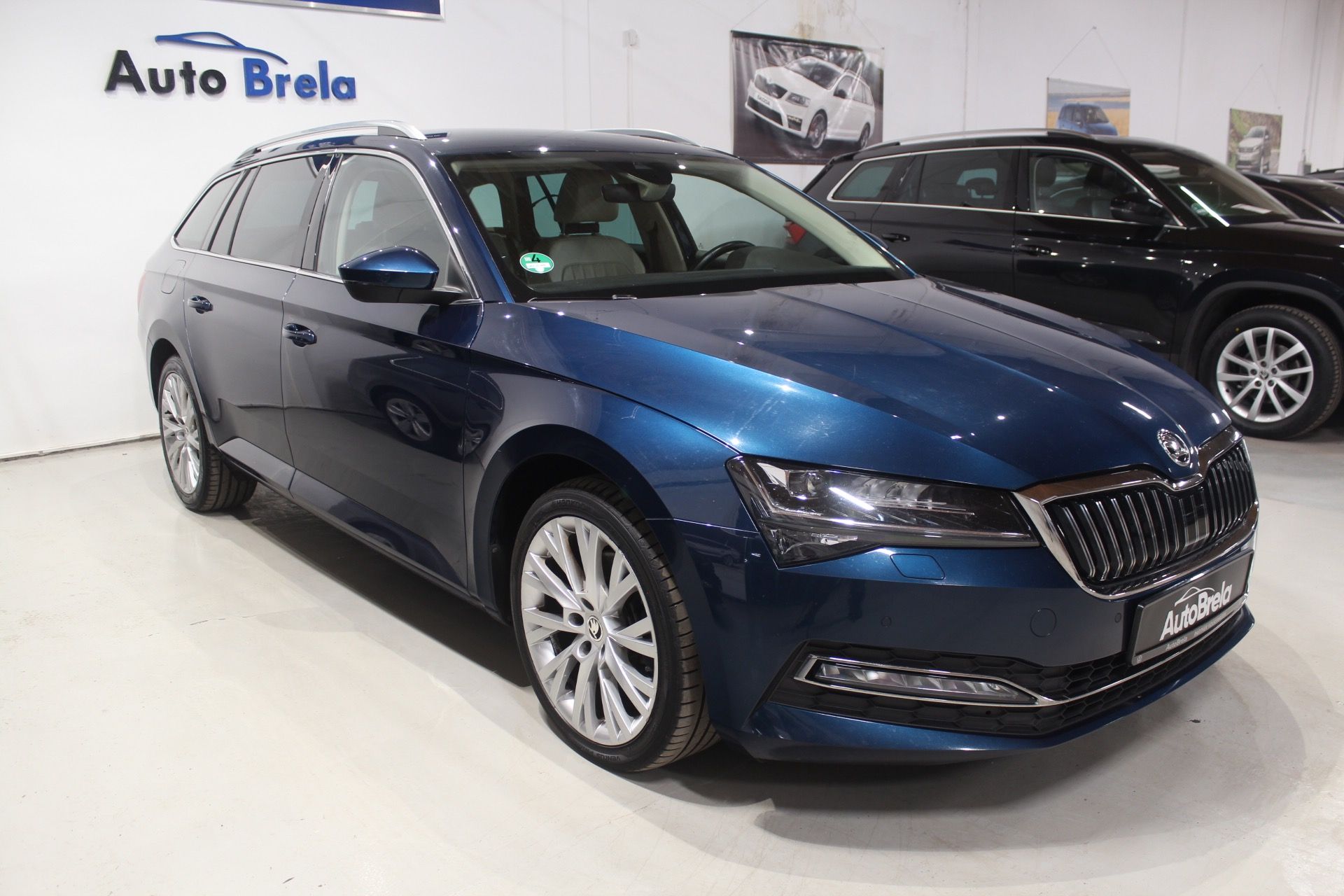 Škoda Superb, 2.0TDI DSG 4x4 Navi Matrix - fotka 3