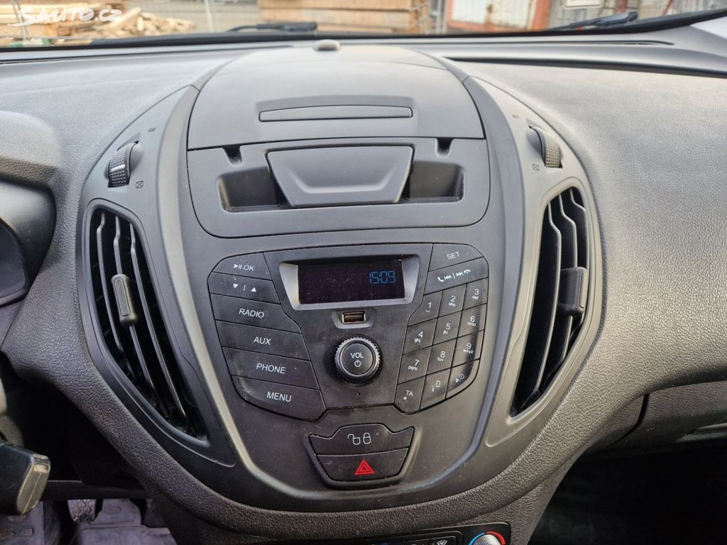 Ford Tourneo Courier, 1,0 74kW  SERVISKA
