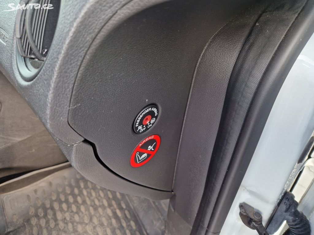 Ford Tourneo Courier, 1,0 74kW  SERVISKA
