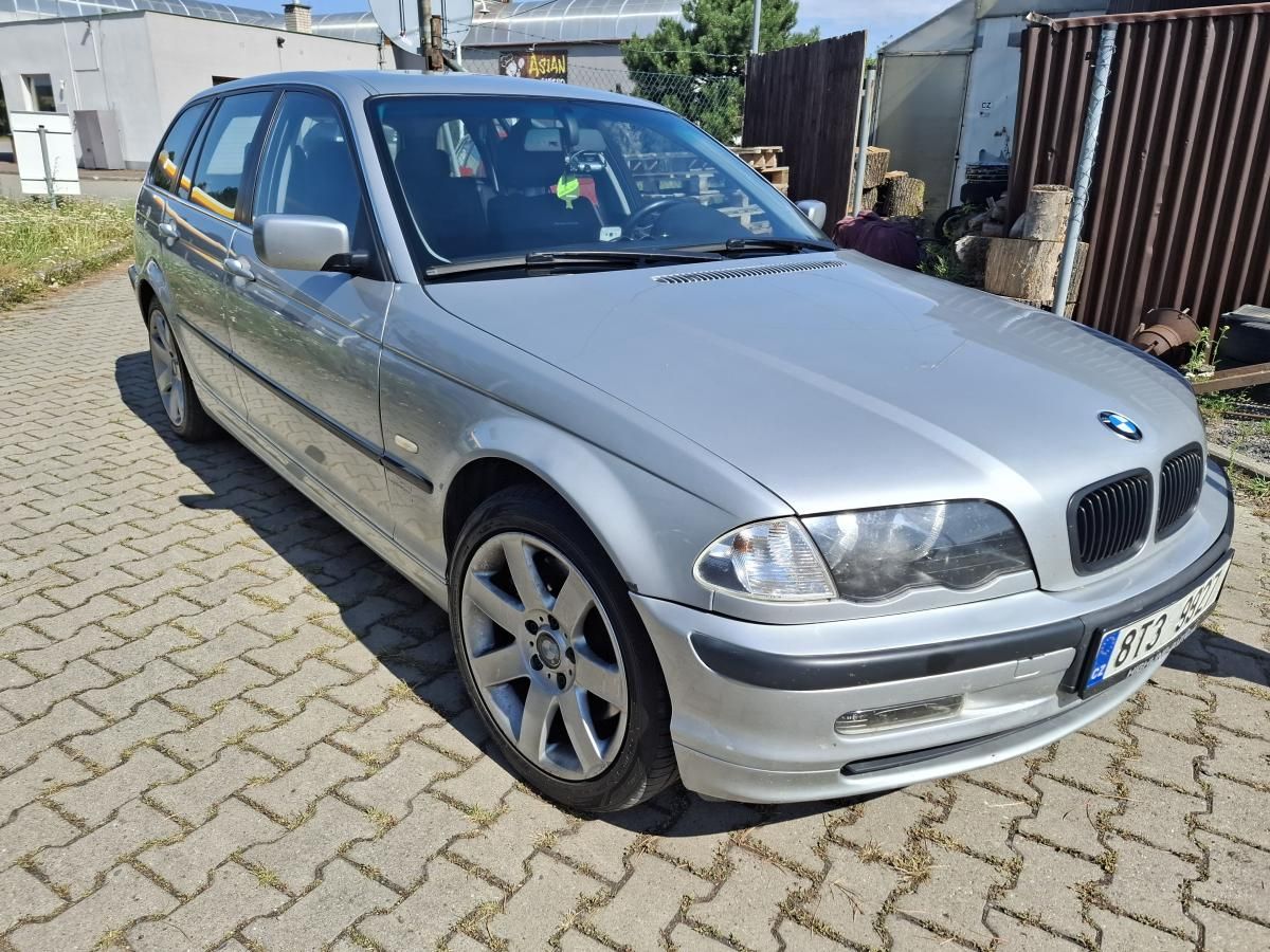BMW Řada 3, 330 XD - fotka 2