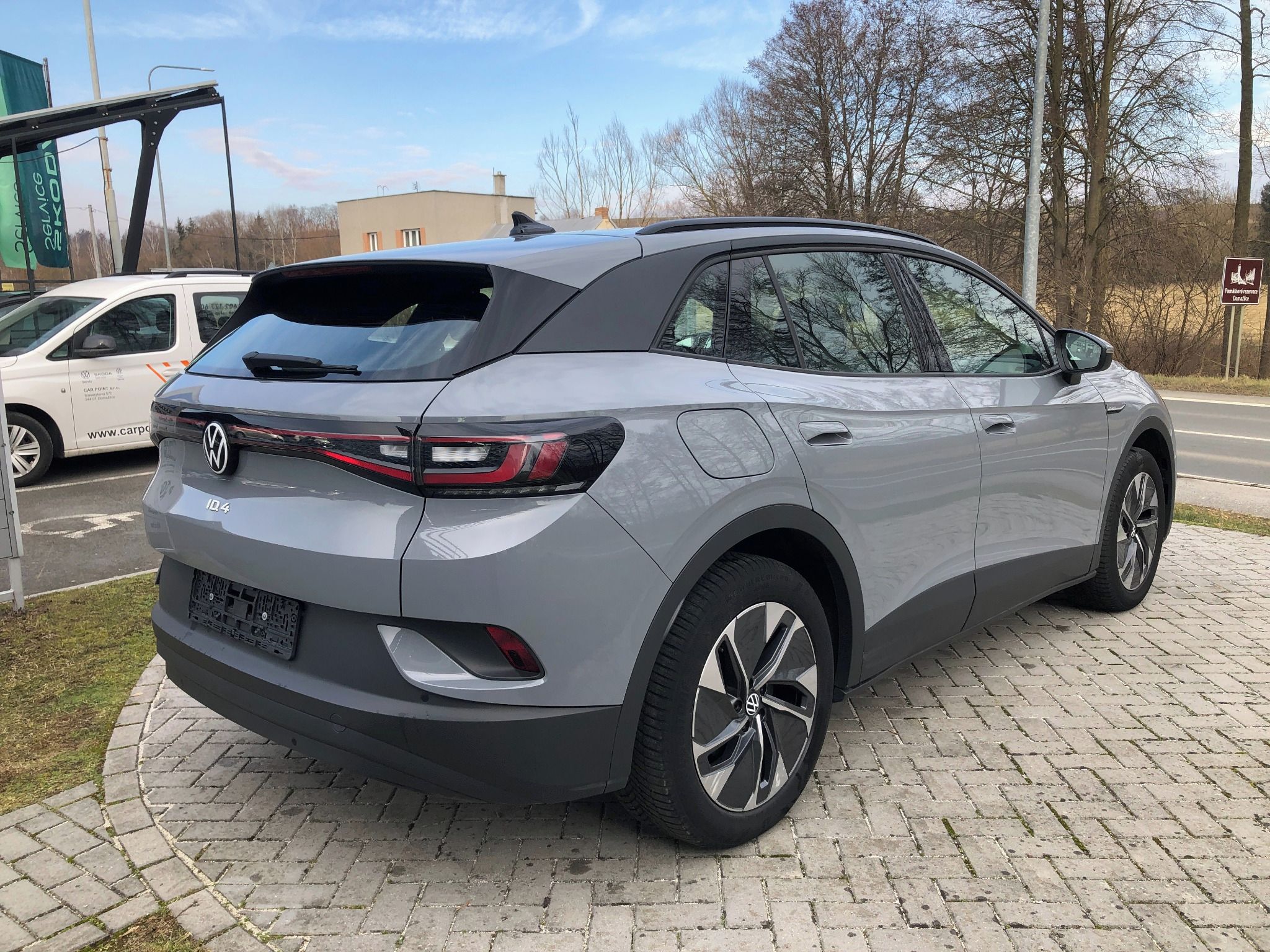 Volkswagen ID.4, Pure 109kw, 52kwh - fotka 5