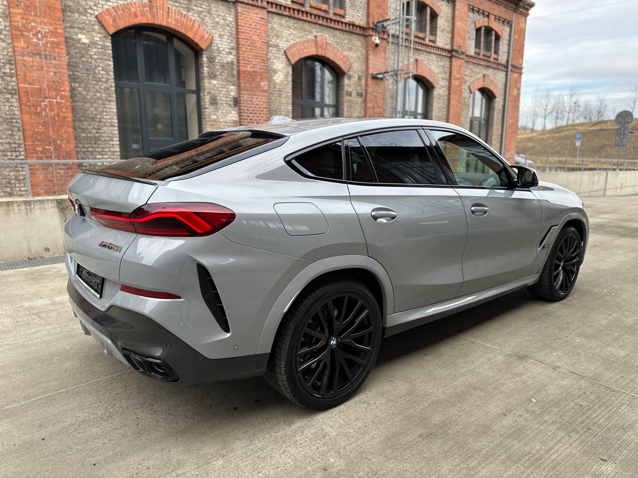 BMW X6, M60i xDrive - fotka 5