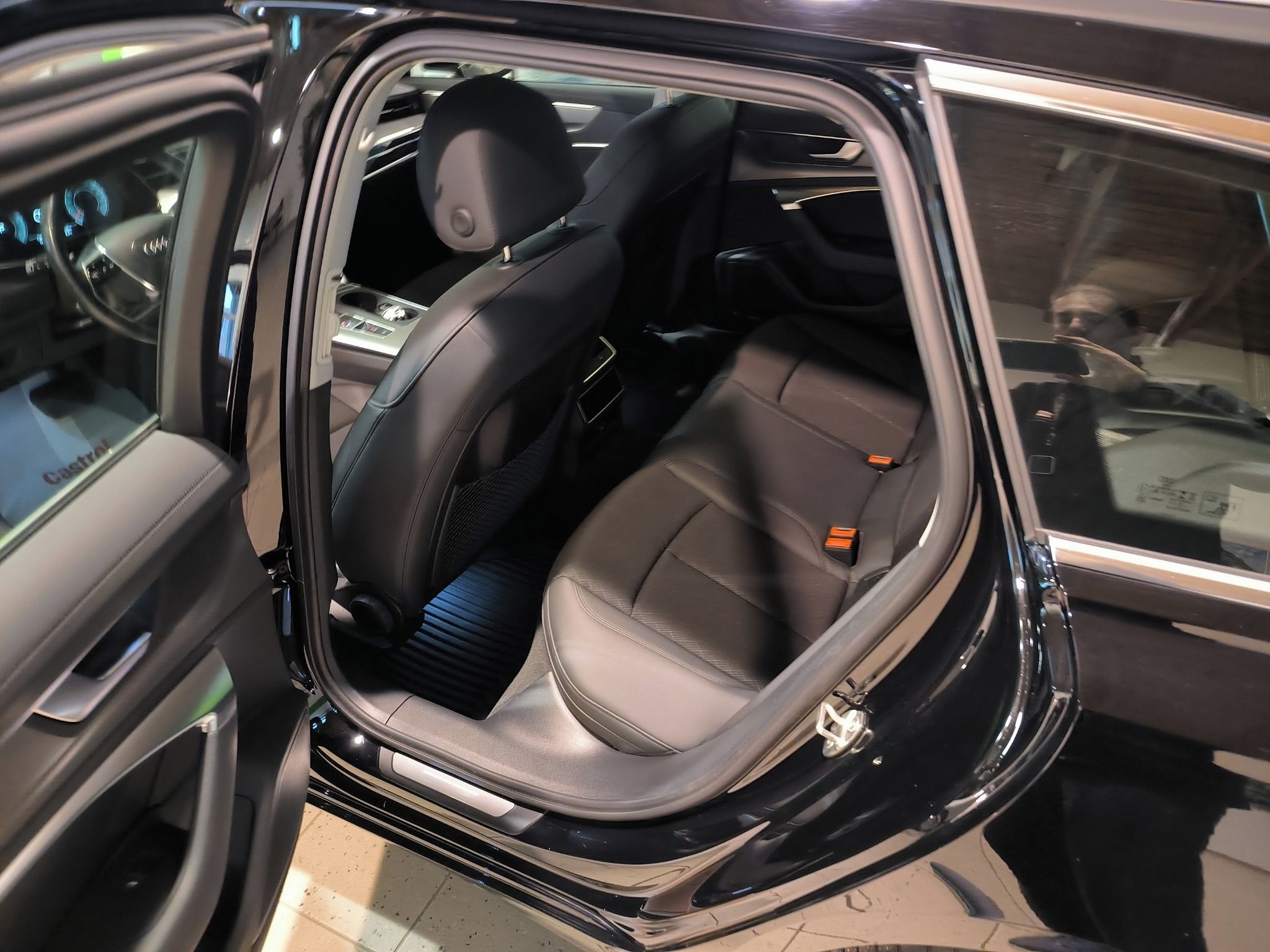 Audi A6, Avant 2,0TDi 150kW S-line ČR - fotka 4