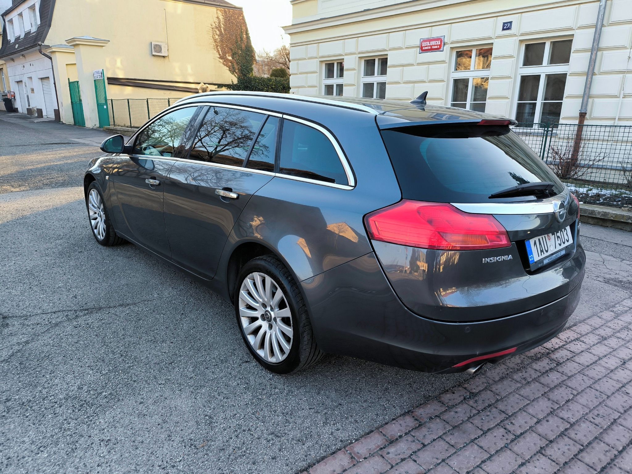 Opel Insignia, 2.0Turbo benzin 4x4 - fotka 4