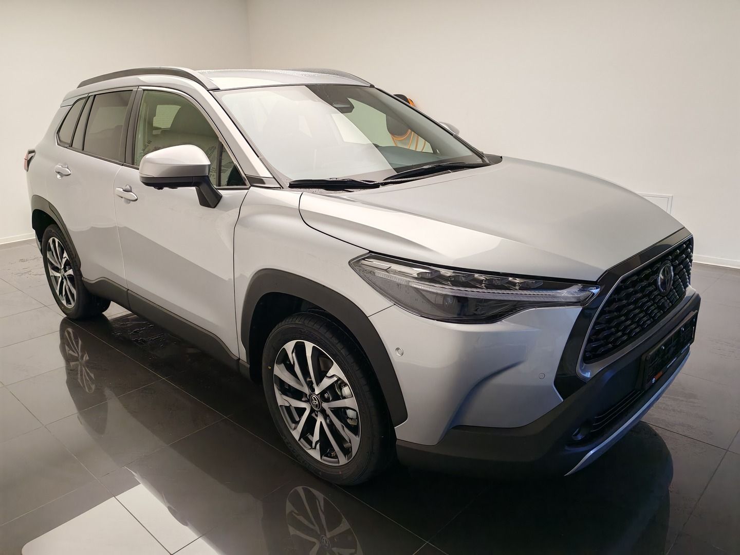 Toyota Corolla Cross, Executive  2.0L HEV 0 - 1 CVT - fotka 2