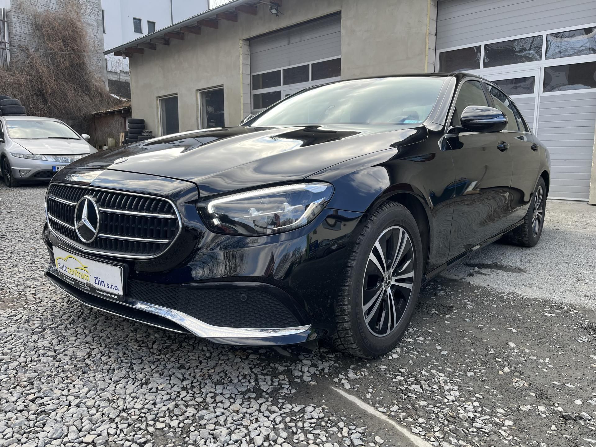 Mercedes-Benz Třídy E, 2,0D 4MATIC 9GTRONIC ČR!!! - fotka 3