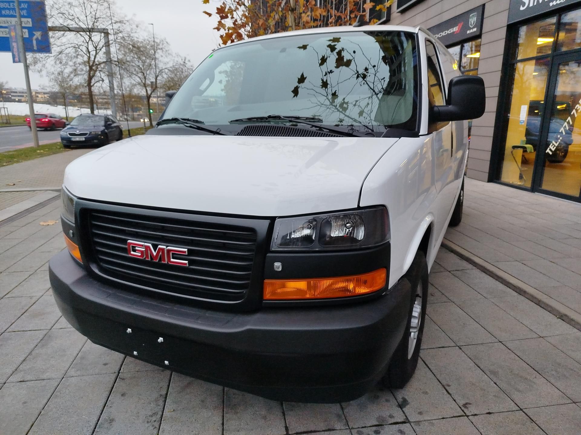GMC Savana, Cargo, rezervováno - fotka 5