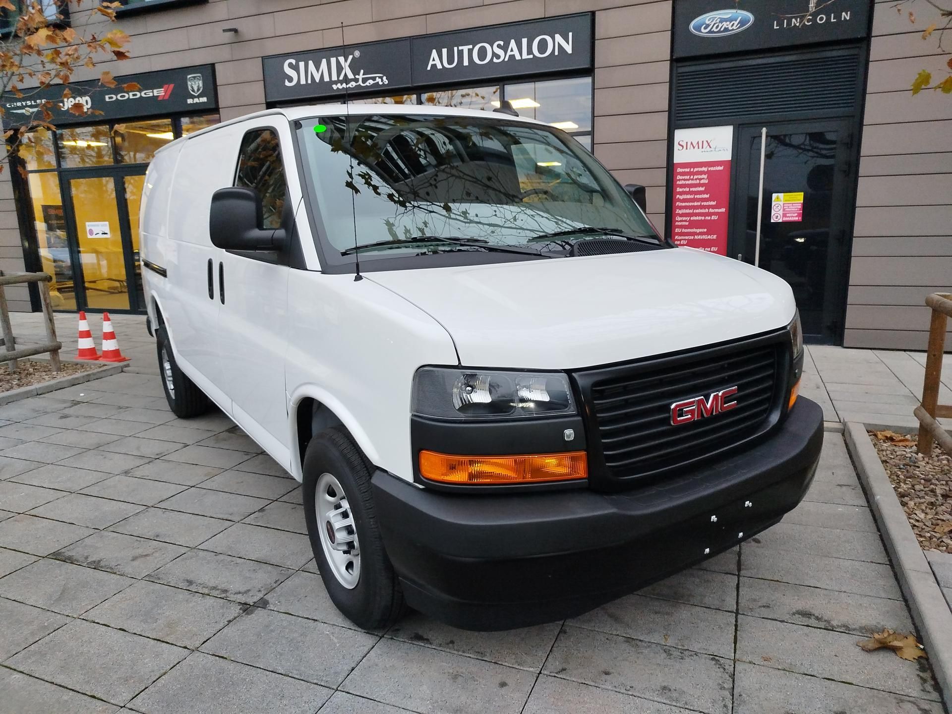 GMC Savana, Cargo, rezervováno - fotka 2