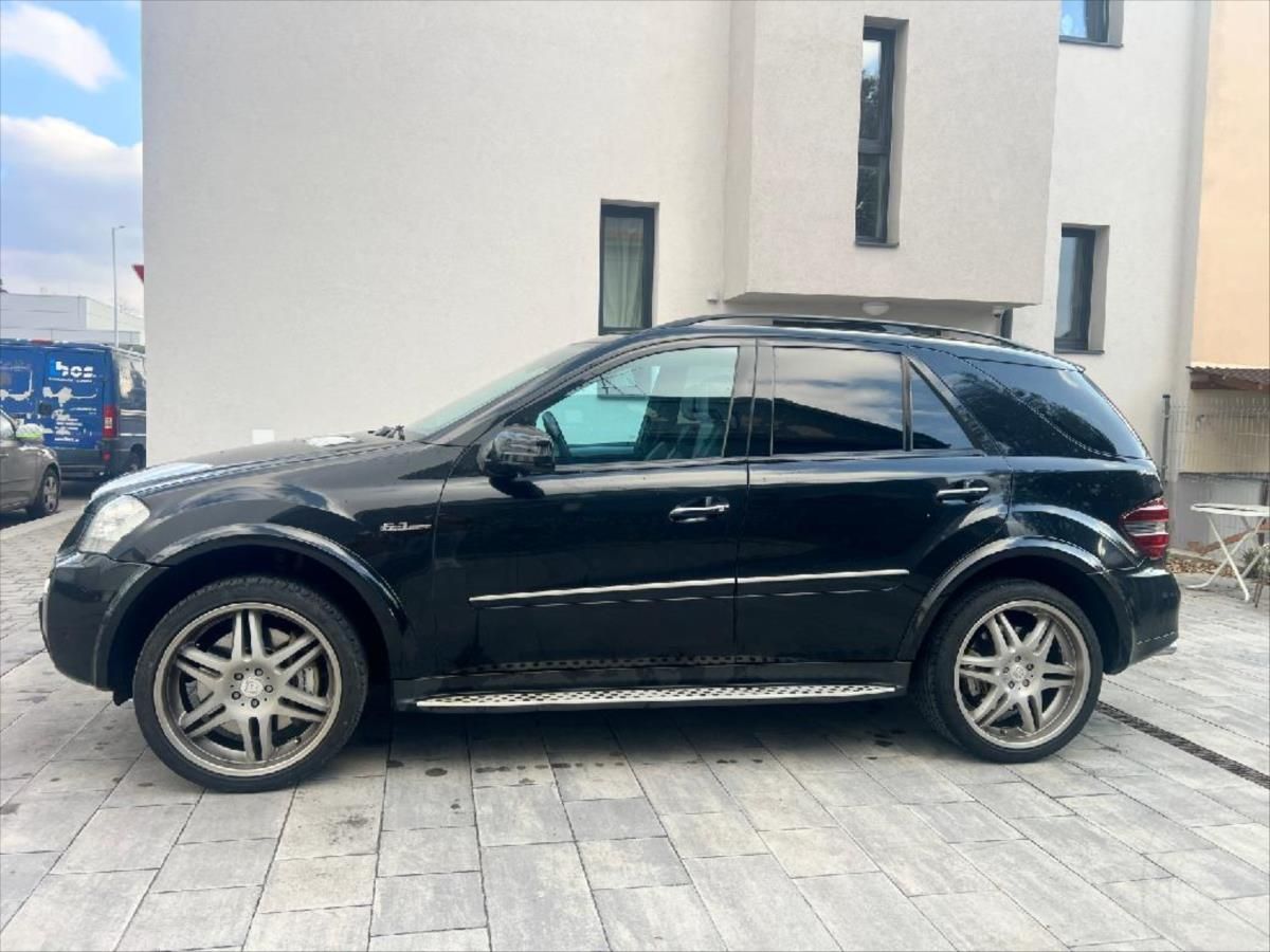 Mercedes-Benz Třídy M, 6,2 ML 63 AMG 4Matic - fotka 2