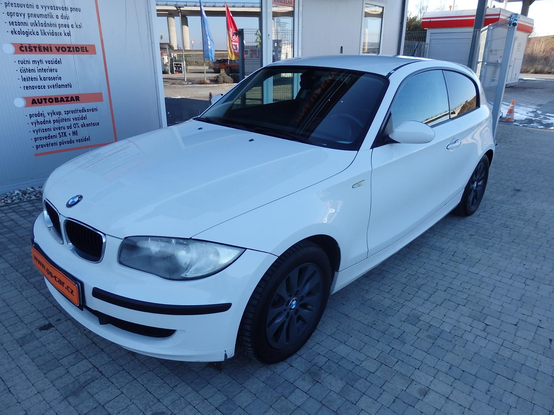 BMW Řada 1, 116i KLIMATIZACE - fotka 2