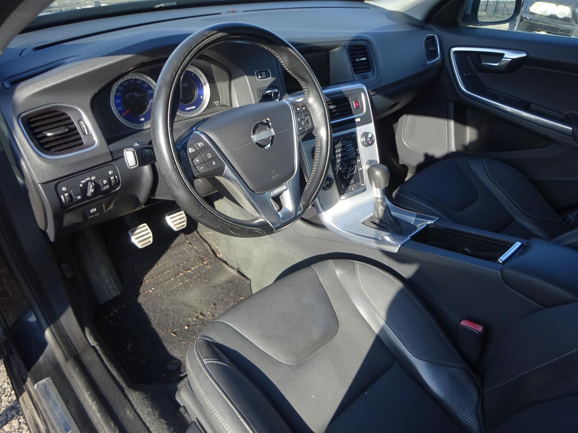 Volvo V60, D2 84kW R-Design - fotka 4