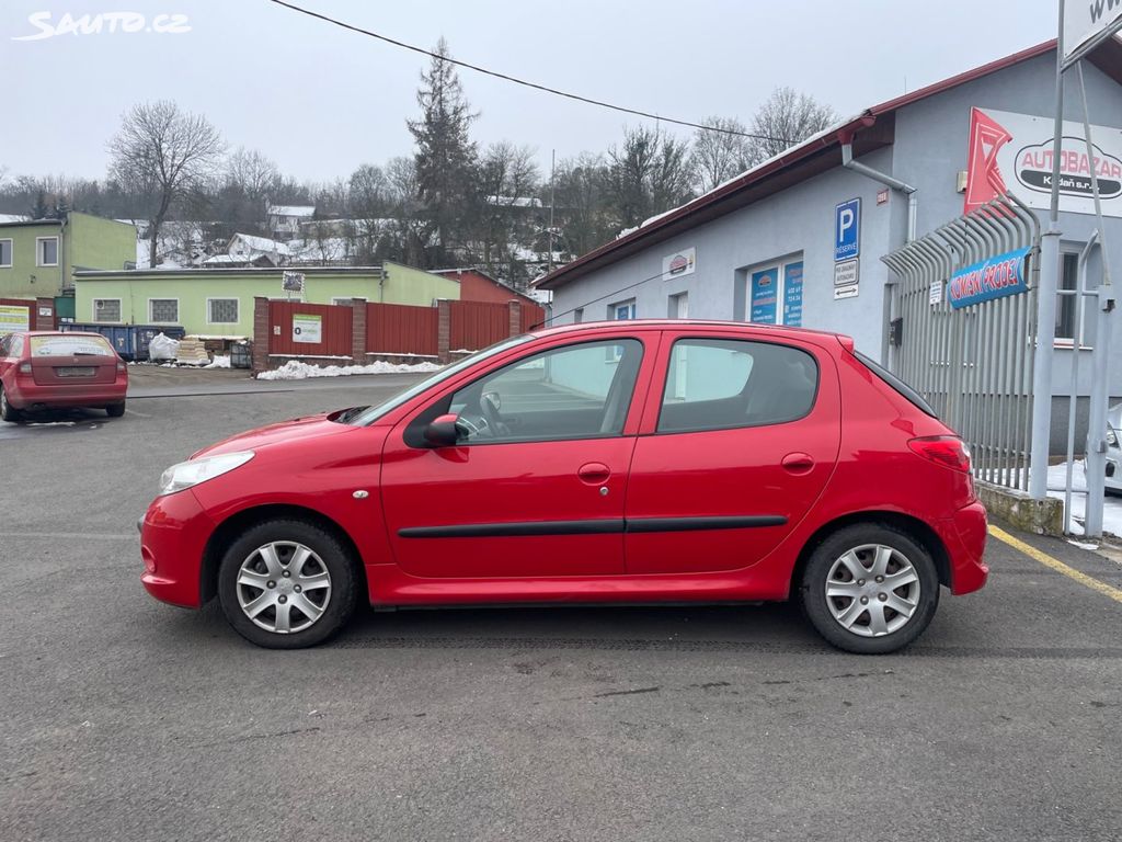 Peugeot 206, + 1,1 44kW, SERVISKA