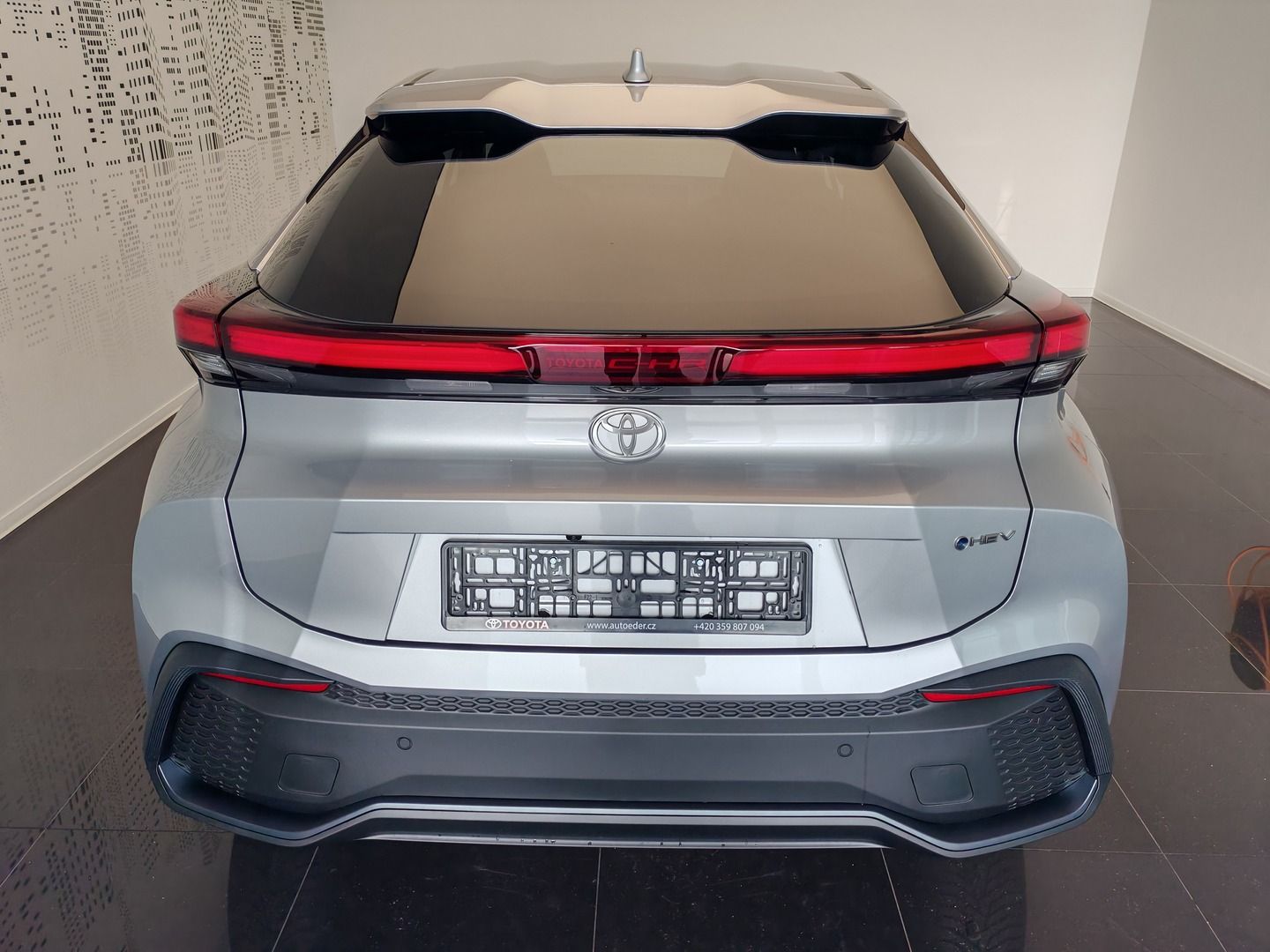 Toyota C-HR, 1.8 Hybrid 4x2 Style - fotka 5