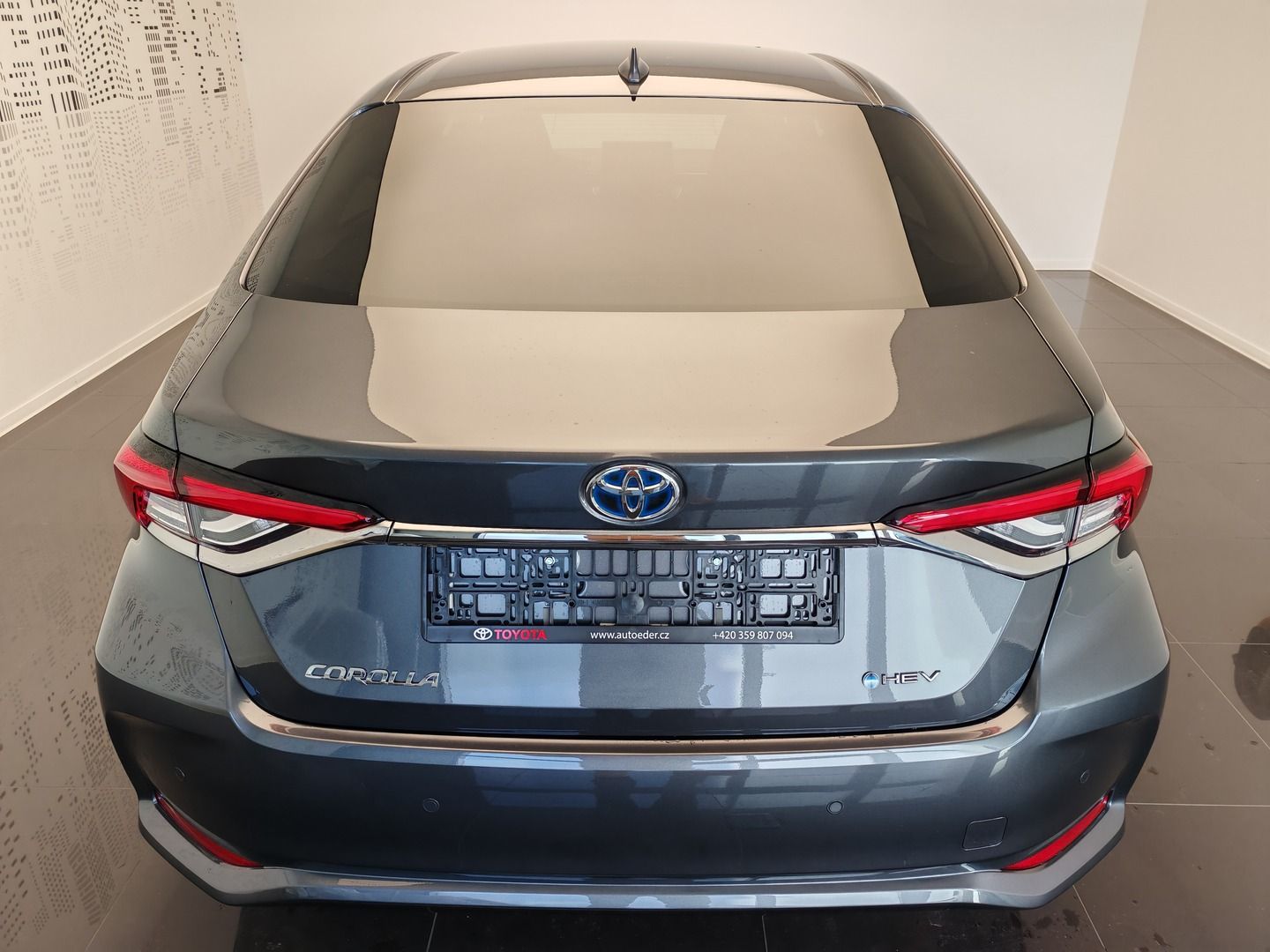 Toyota Corolla, Style 1.8L HEV CVT - fotka 5