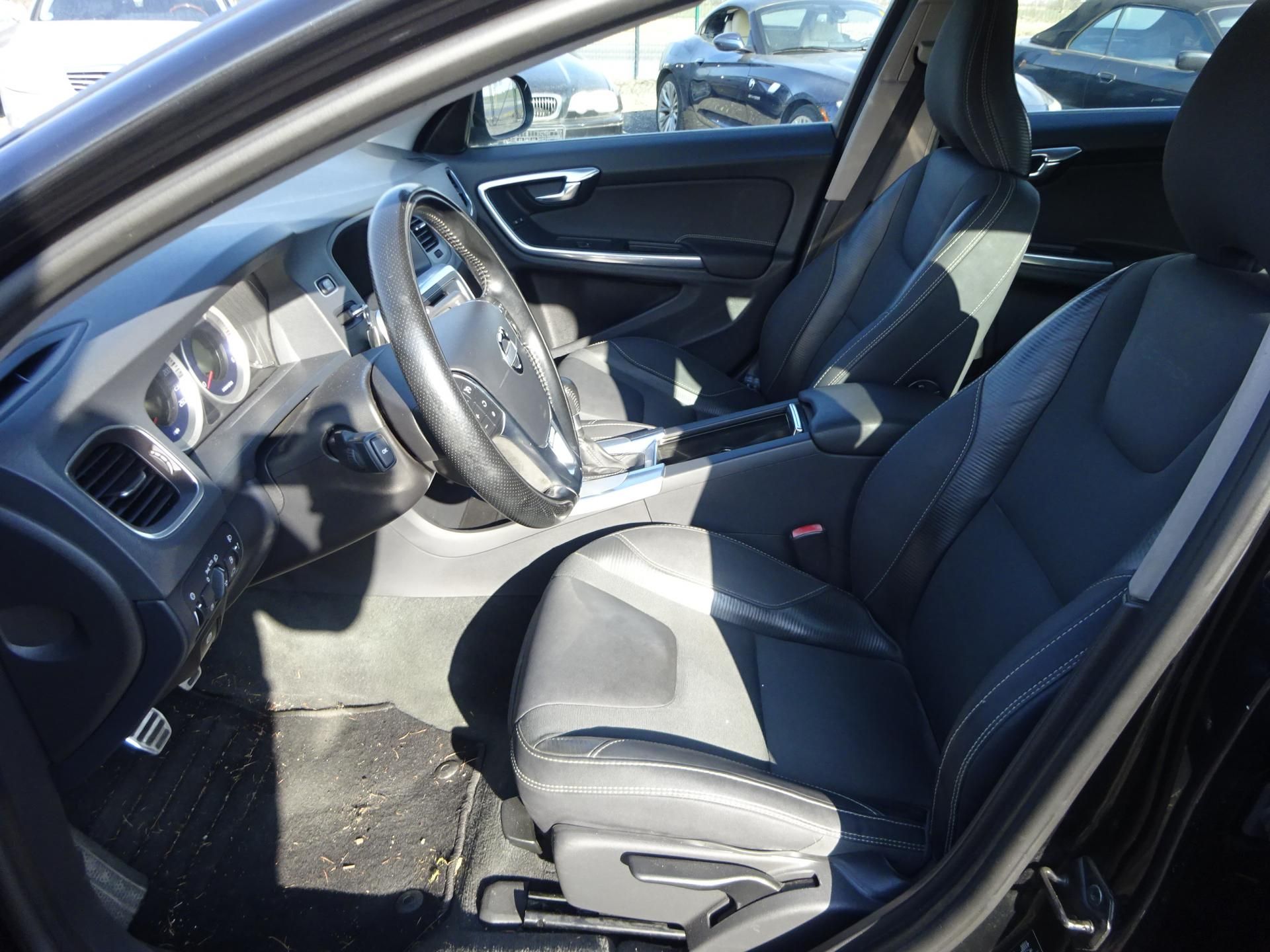 Volvo V60, D2 84kW R-Design - fotka 6