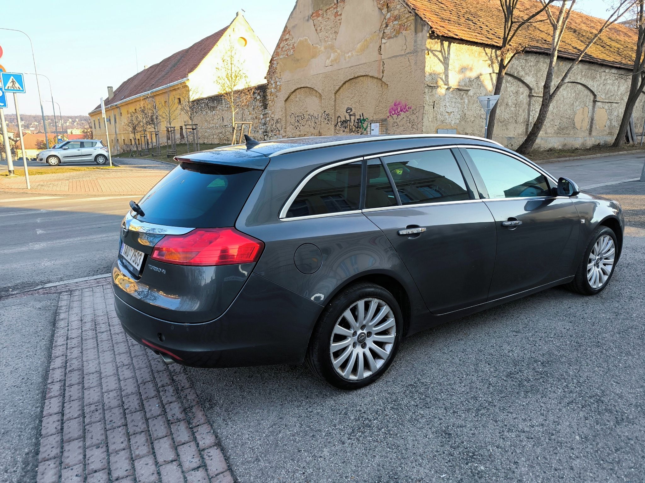 Opel Insignia, 2.0Turbo benzin 4x4 - fotka 5