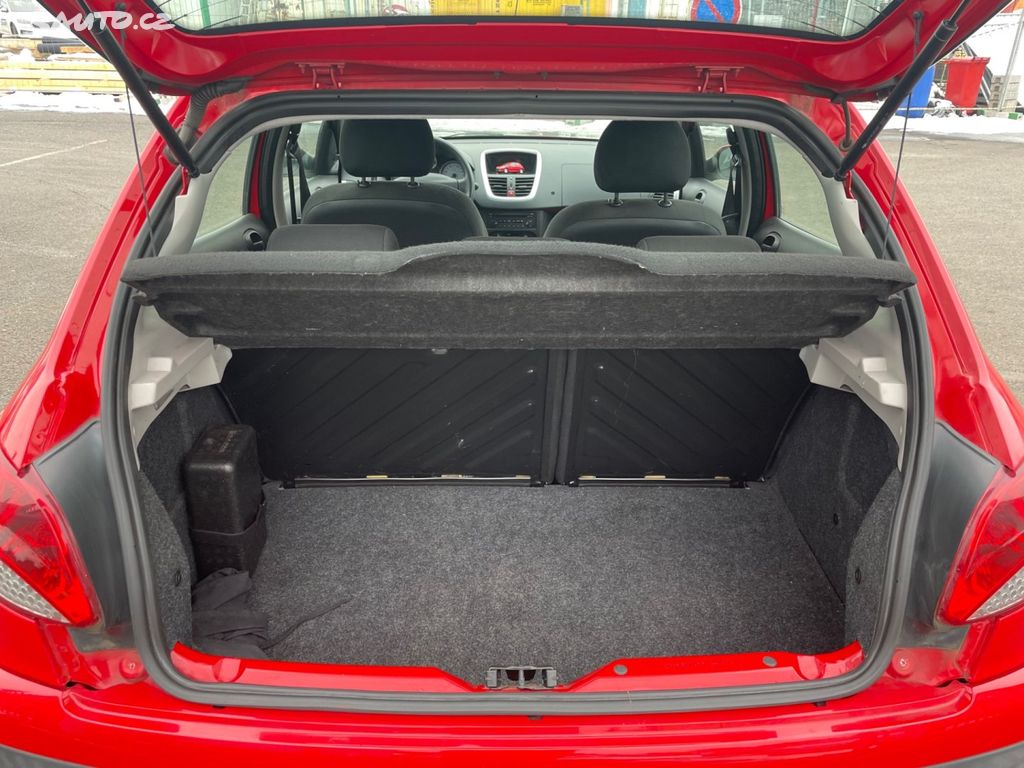 Peugeot 206, + 1,1 44kW, SERVISKA