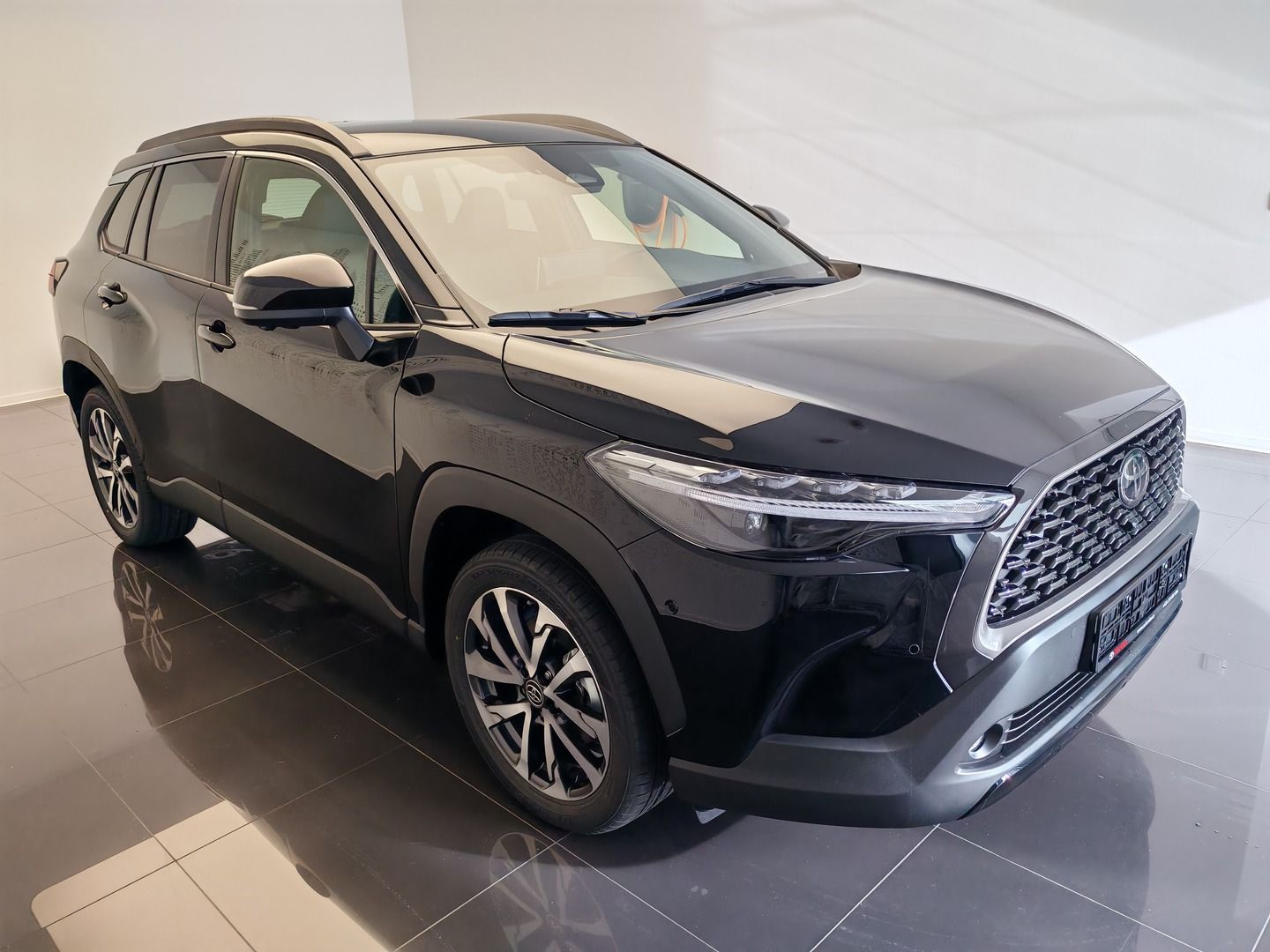 Toyota Corolla Cross, Executive  2.0L HEV 0 - 1 CVT - fotka 2