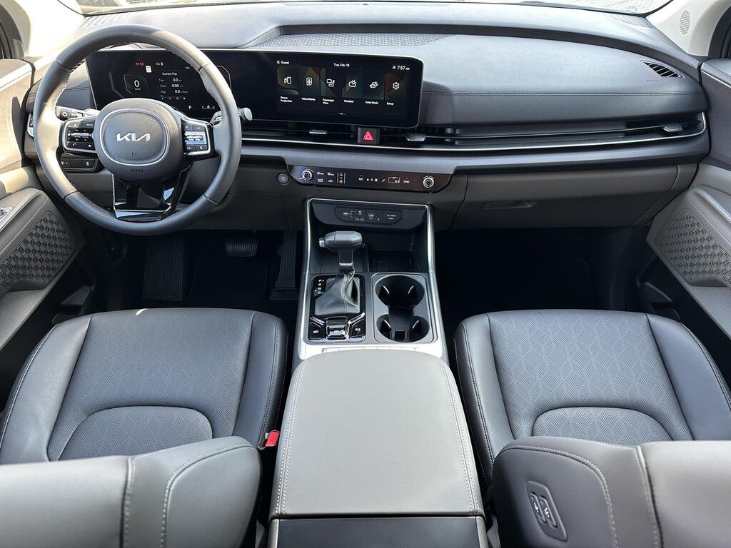 Kia Carnival, 8P EX+ 3,5 GDi V6 4x2 8AT - fotka 5