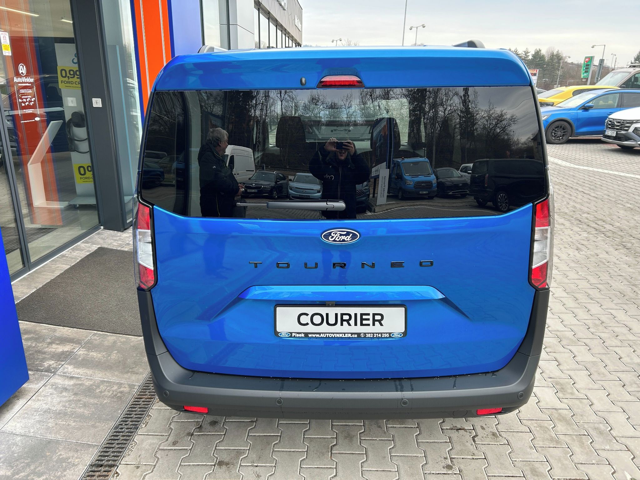Ford Tourneo Courier, Titanium 1.0 EcoBoost 92 kW - fotka 4