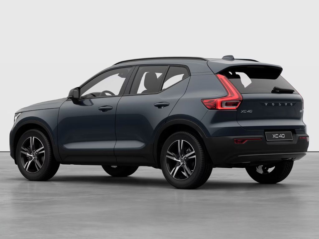 Volvo XC40, PLUS DARK B3 FWD 120kW - fotka 6