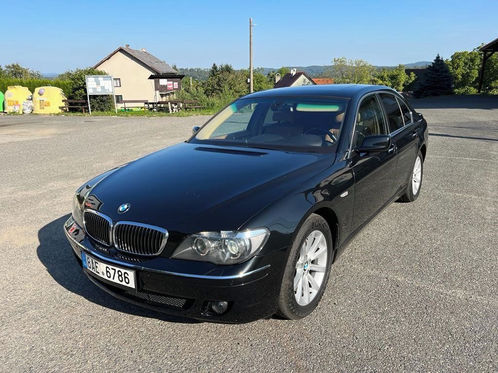 BMW Řada 7, Krásný stav, najeto 106tkm. V8