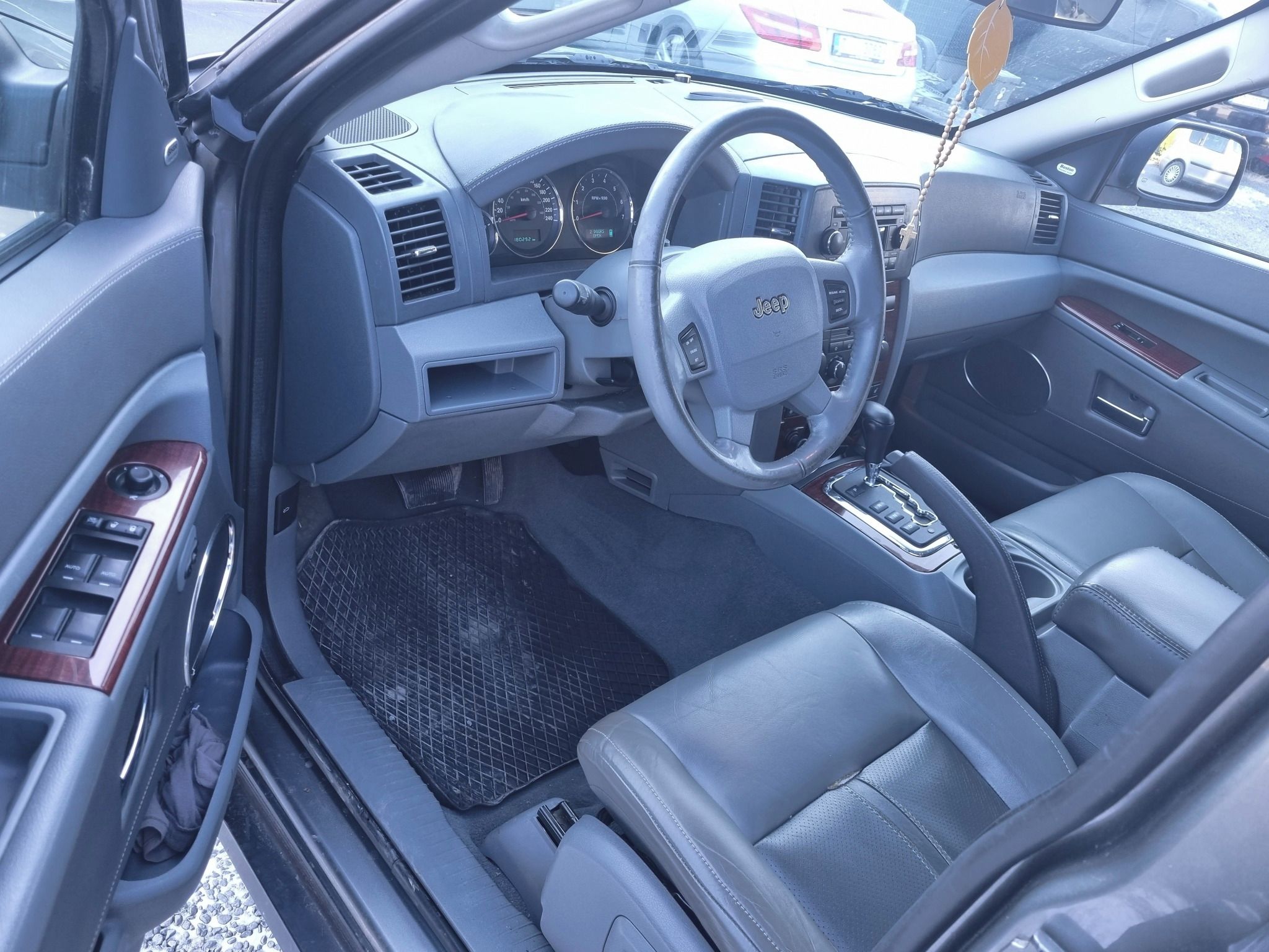 Jeep Grand Cherokee, 3.0 CRD 160kw - fotka 6