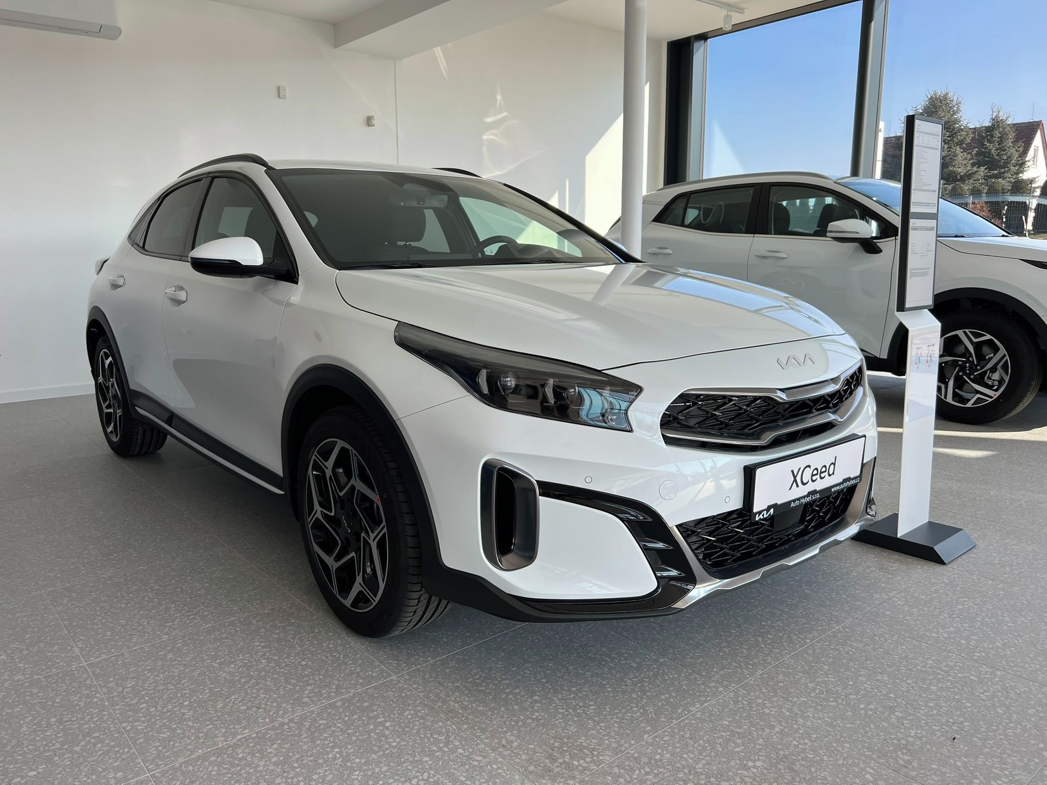 Kia XCee´d, 1,5 T-GDi GPF 7DCT GT LINE - fotka 2