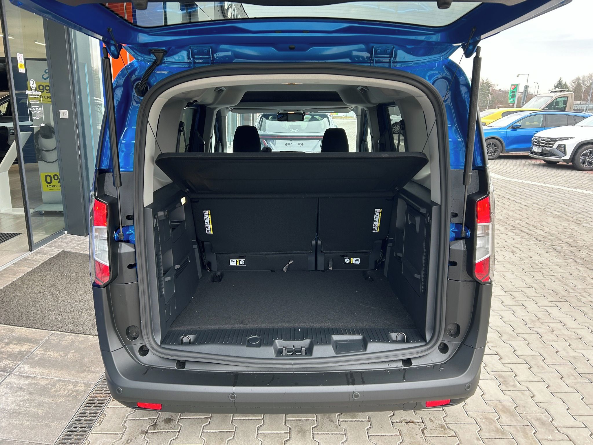 Ford Tourneo Courier, Titanium 1.0 EcoBoost 92 kW - fotka 6