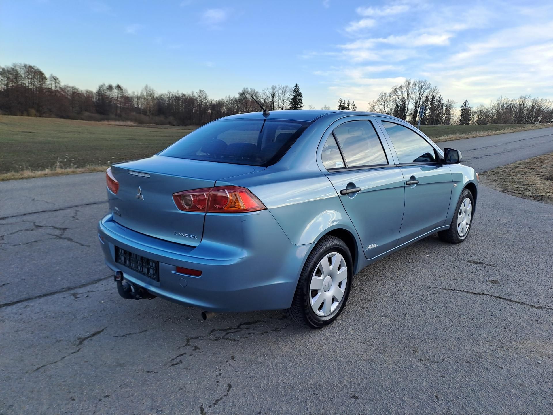 Mitsubishi Lancer, 1.5 INFORM - fotka 5