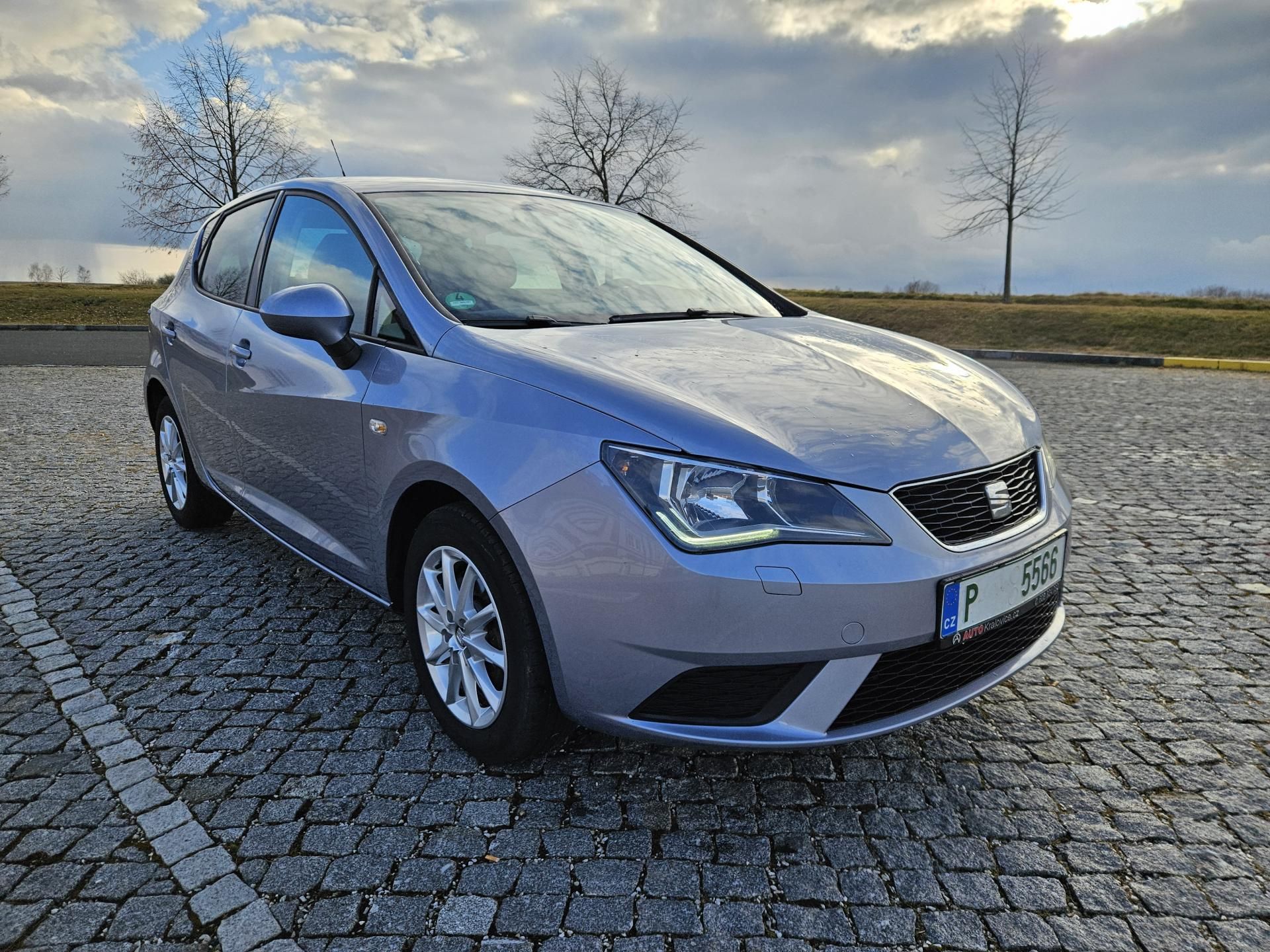 Seat Ibiza, 1.0TSI 81KW, TOP STAV,  SPLÁTK - fotka 4