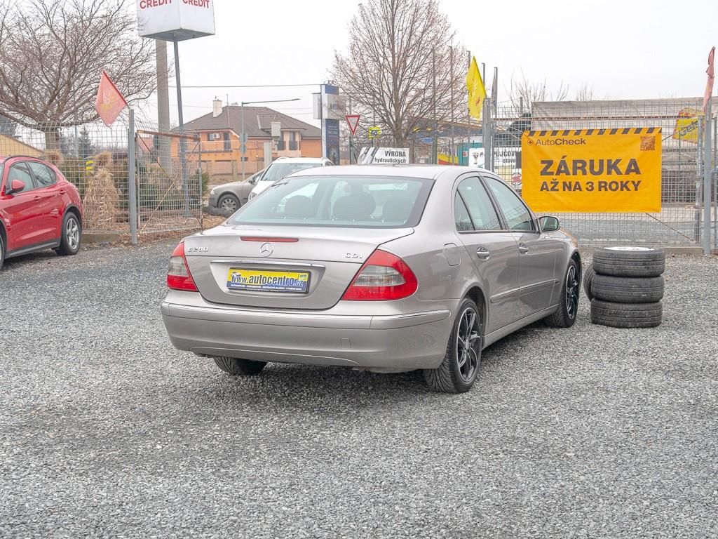 Mercedes-Benz Třídy E, 280CDI 130KW mat – 2x KOLA - fotka 5