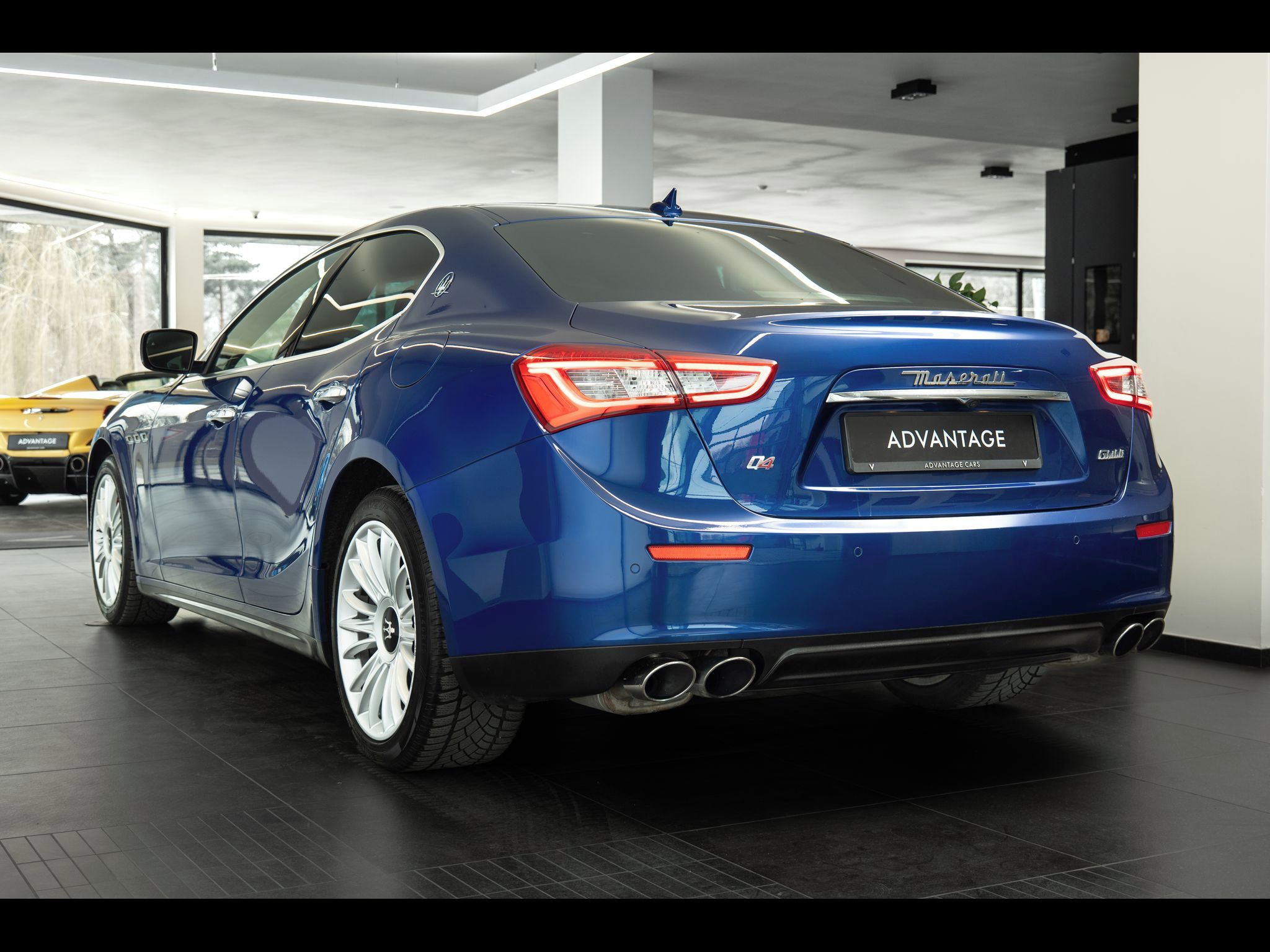 Maserati Ghibli, V6 S Q4 Premium/Sport/Carbon - fotka 4
