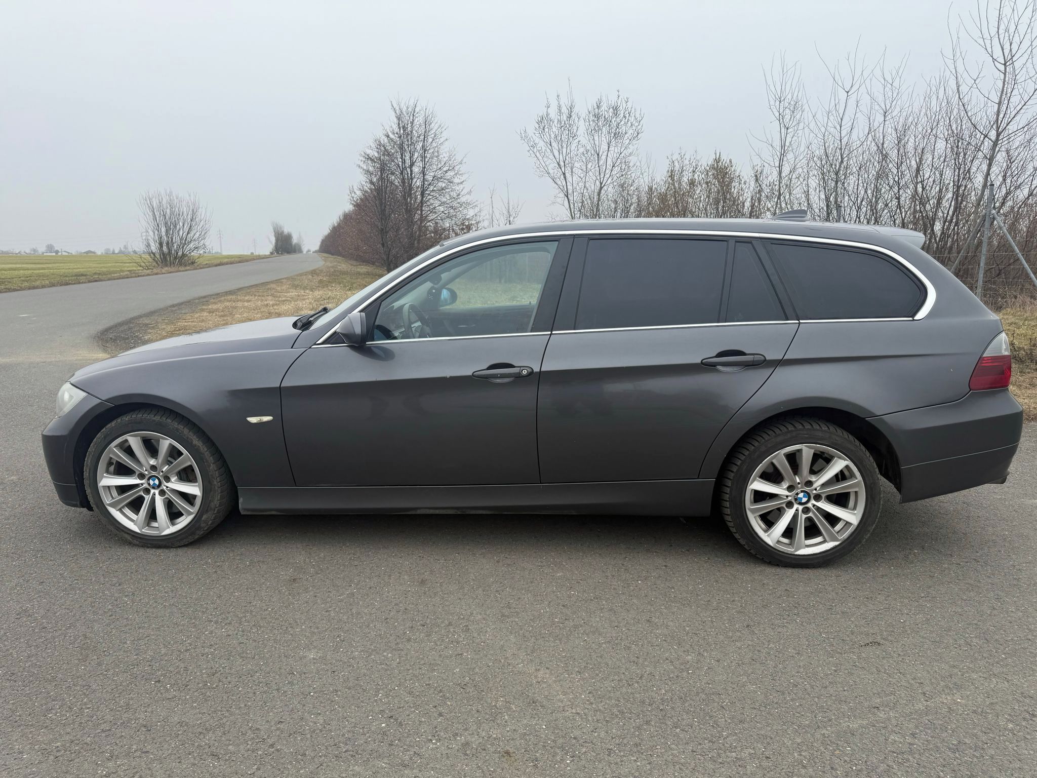 BMW Řada 3, 330dx Touring - fotka 2