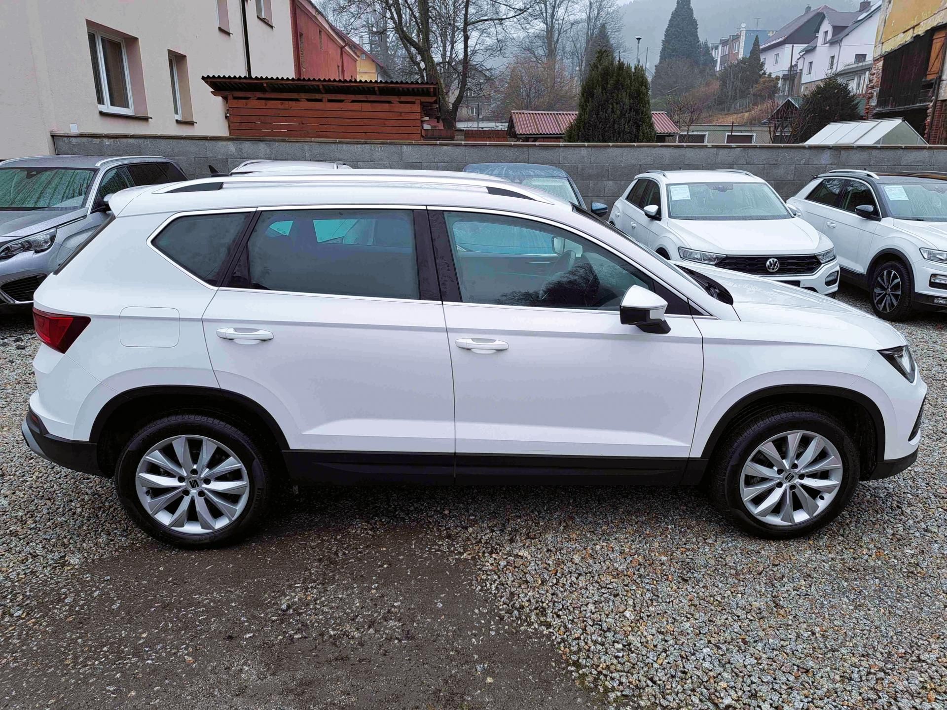 Seat Ateca, TDI-110 LED ACC 17ALU PDC NAVI - fotka 2