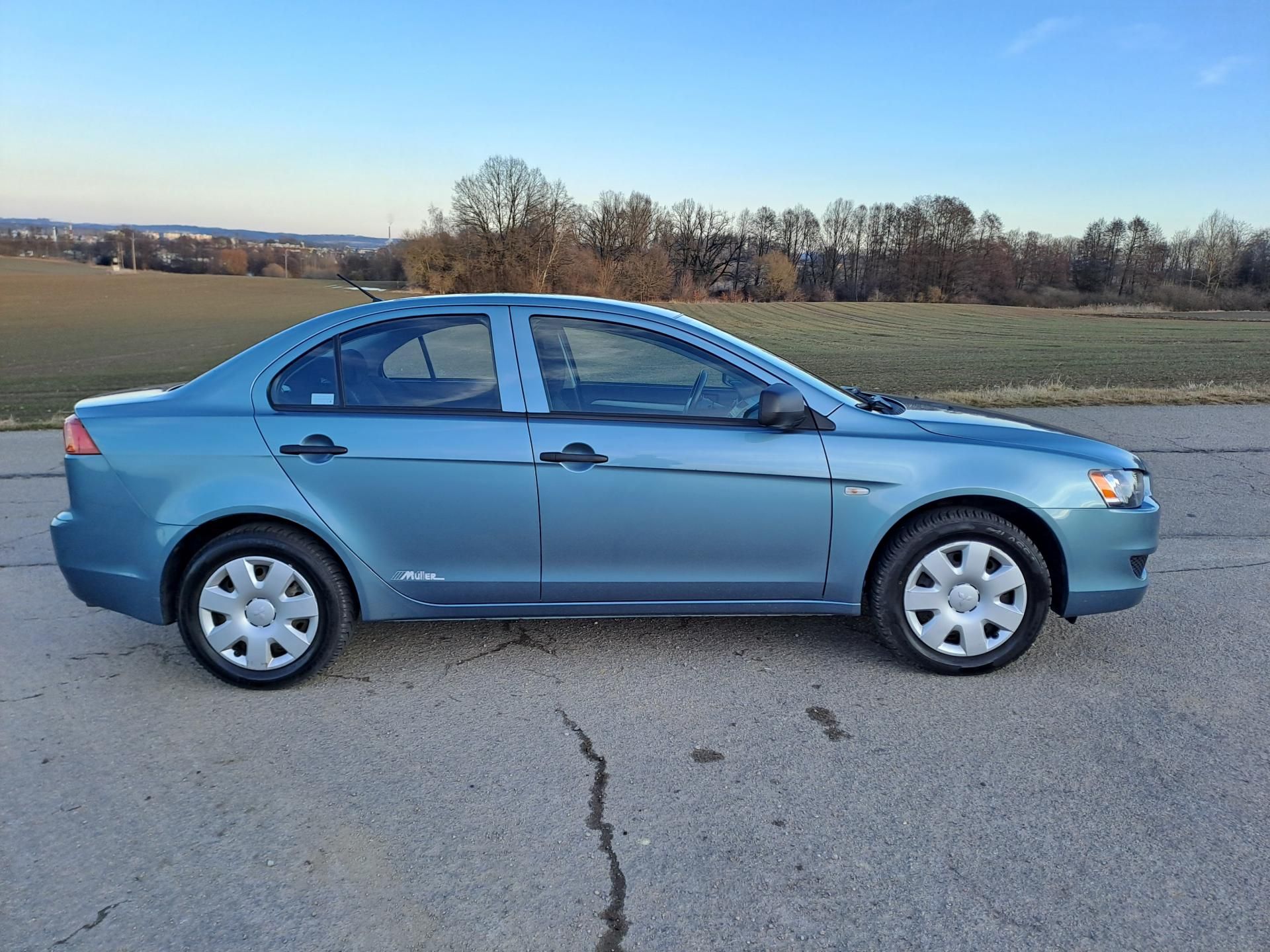 Mitsubishi Lancer, 1.5 INFORM - fotka 4