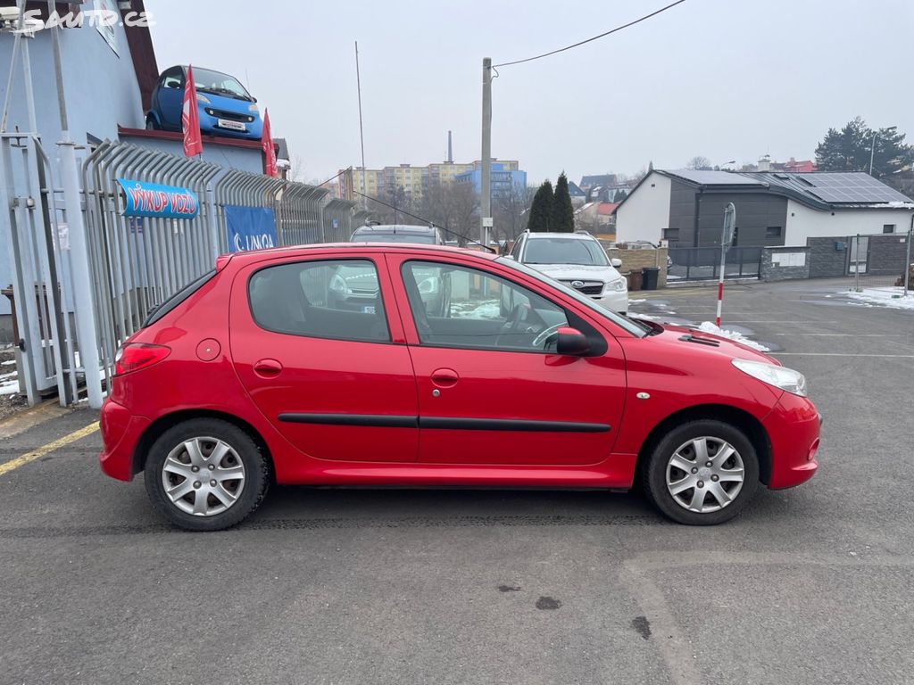 Peugeot 206, + 1,1 44kW, SERVISKA