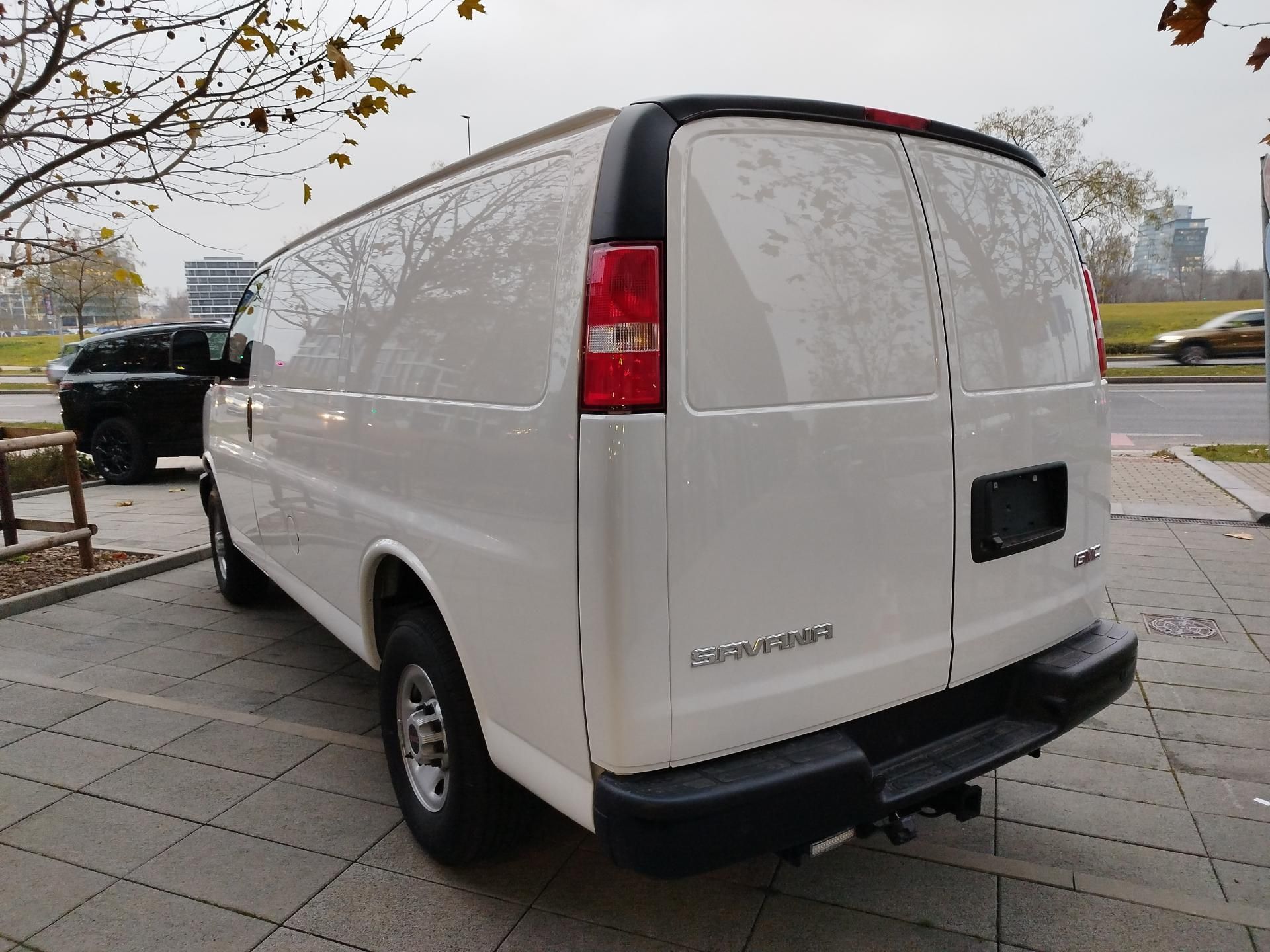 GMC Savana, Cargo, rezervováno - fotka 4