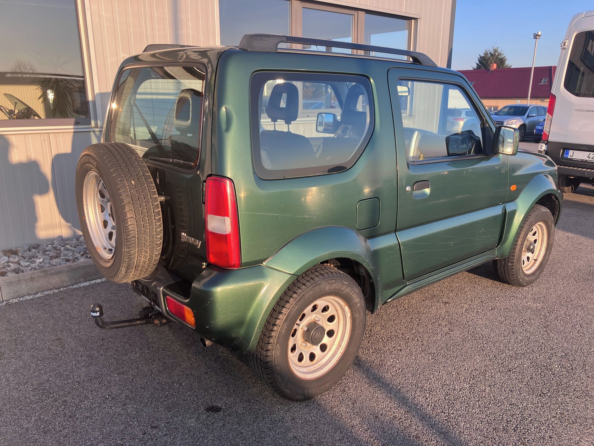 Suzuki Jimny, 1,3 63kW 4x4 klima - fotka 5