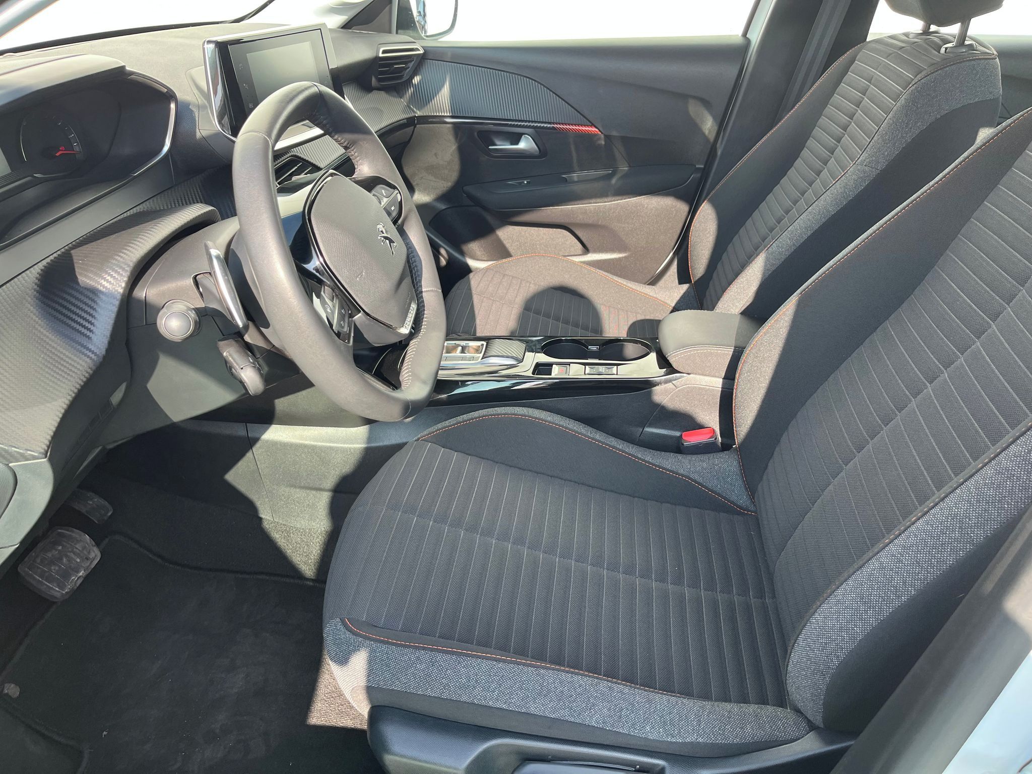Peugeot 208, 1.2, 74kW, Automat, Navigace - fotka 6
