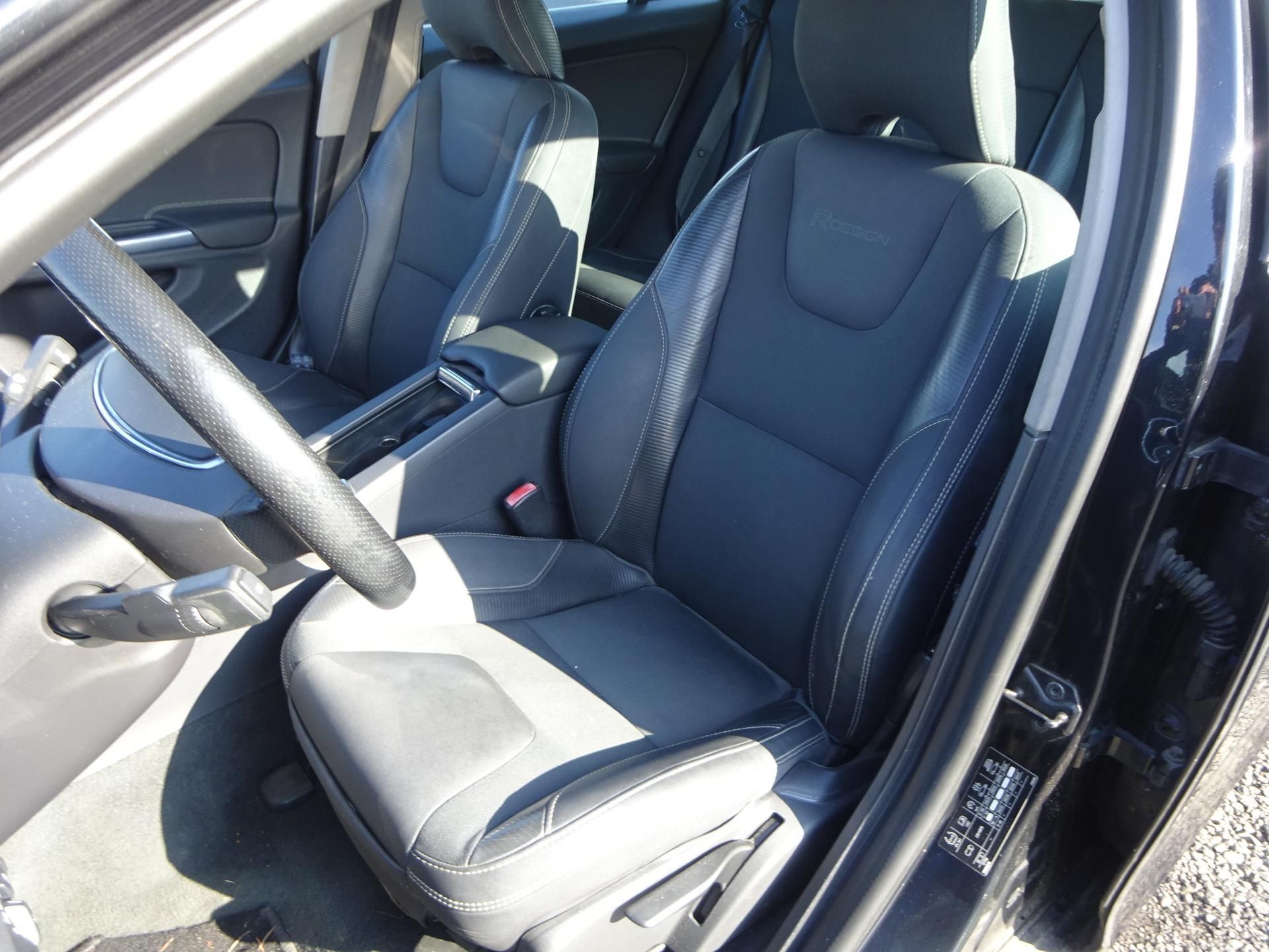 Volvo V60, D2 84kW R-Design - fotka 5