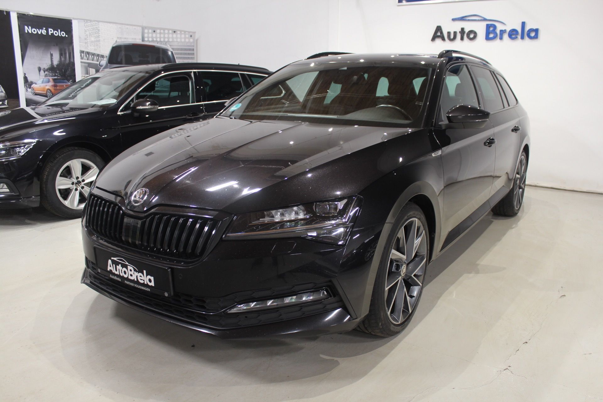 Škoda Superb, 2.0TDI DSG SportLine Display - fotka 5