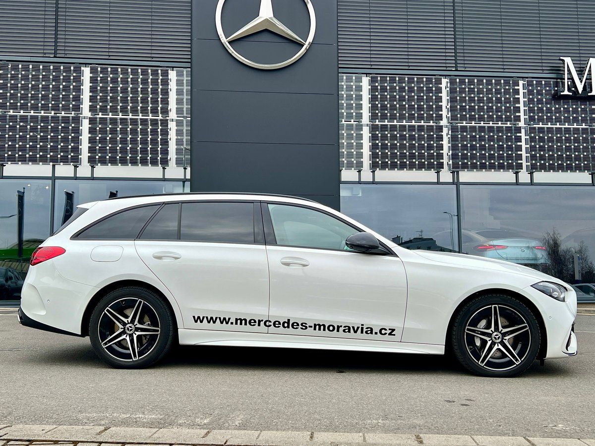 Mercedes-Benz Třídy C, 300 de 4MATIC kombi AMG linie - fotka 2