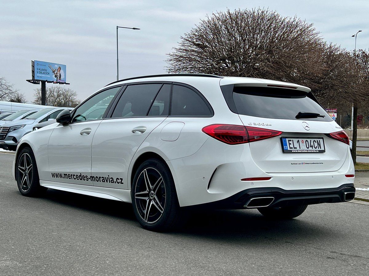 Mercedes-Benz Třídy C, 300 de 4MATIC kombi AMG linie - fotka 5